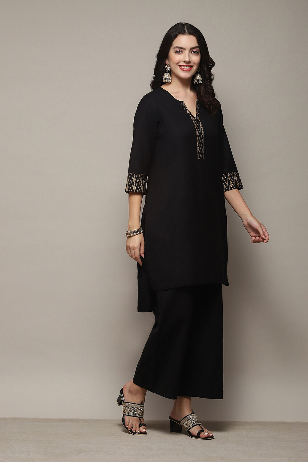 Black Cotton Blend Relaxed Kurta Palazzo Suit Set image number 5