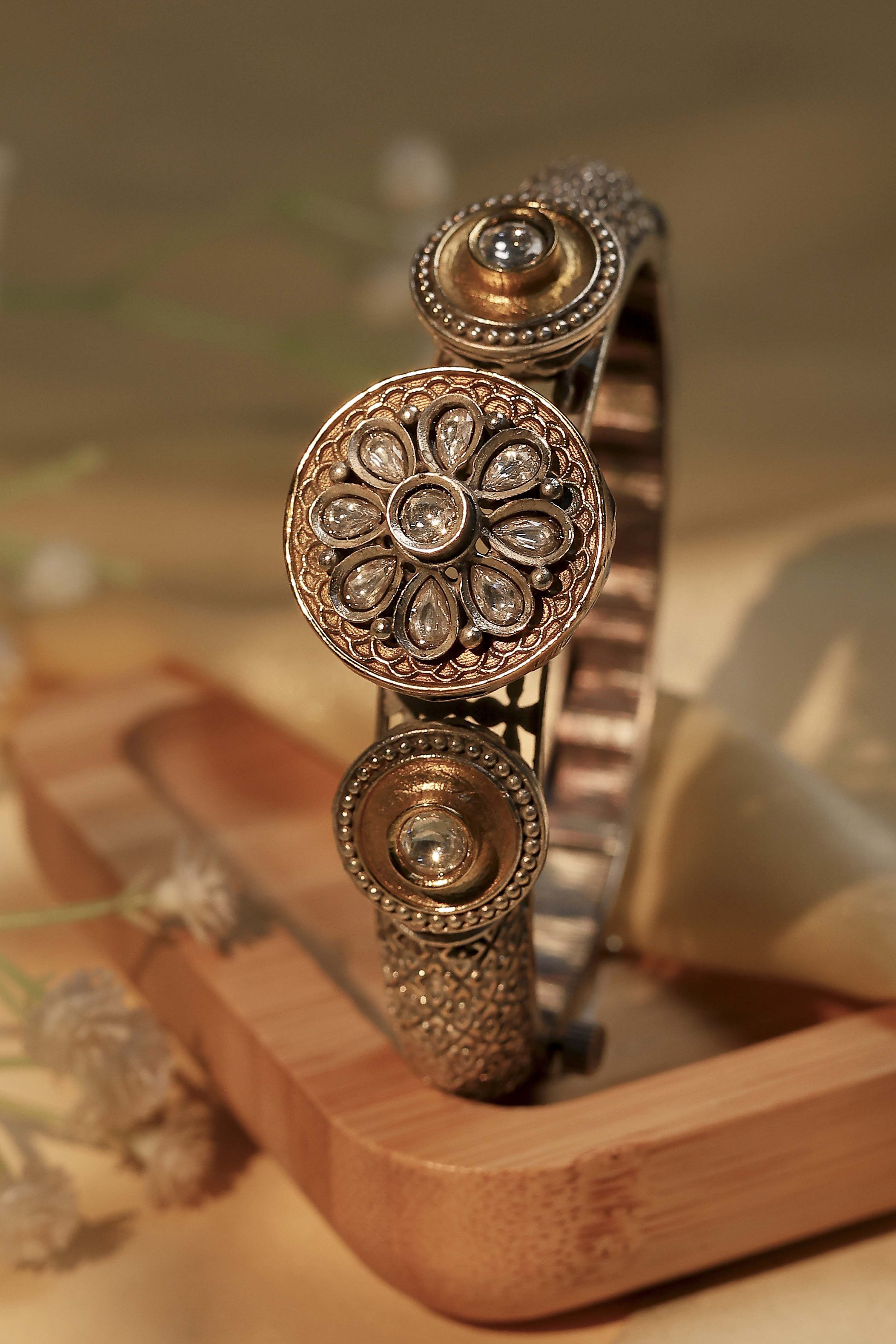 Oxid Gold Brass Bangles image number 0