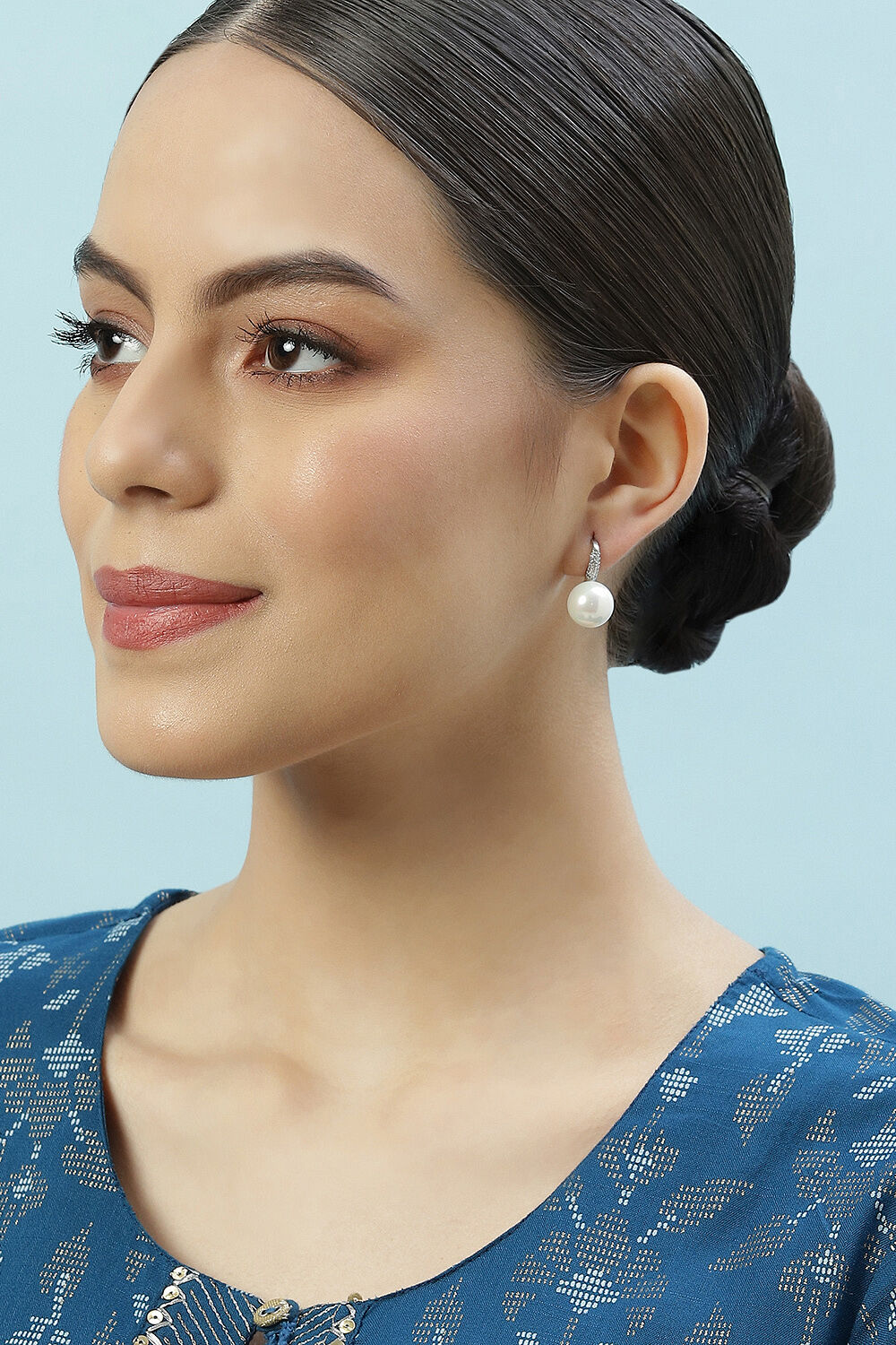 Pearl Brass Earrings image number 3