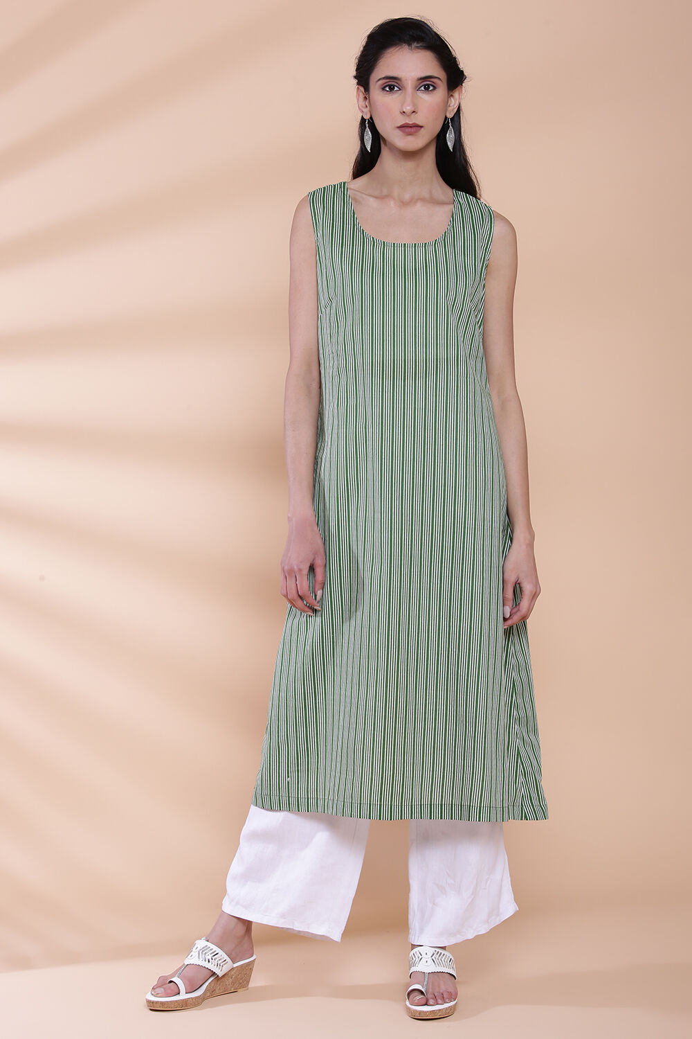 White And Green Cotton Double Layered Kurta image number 5
