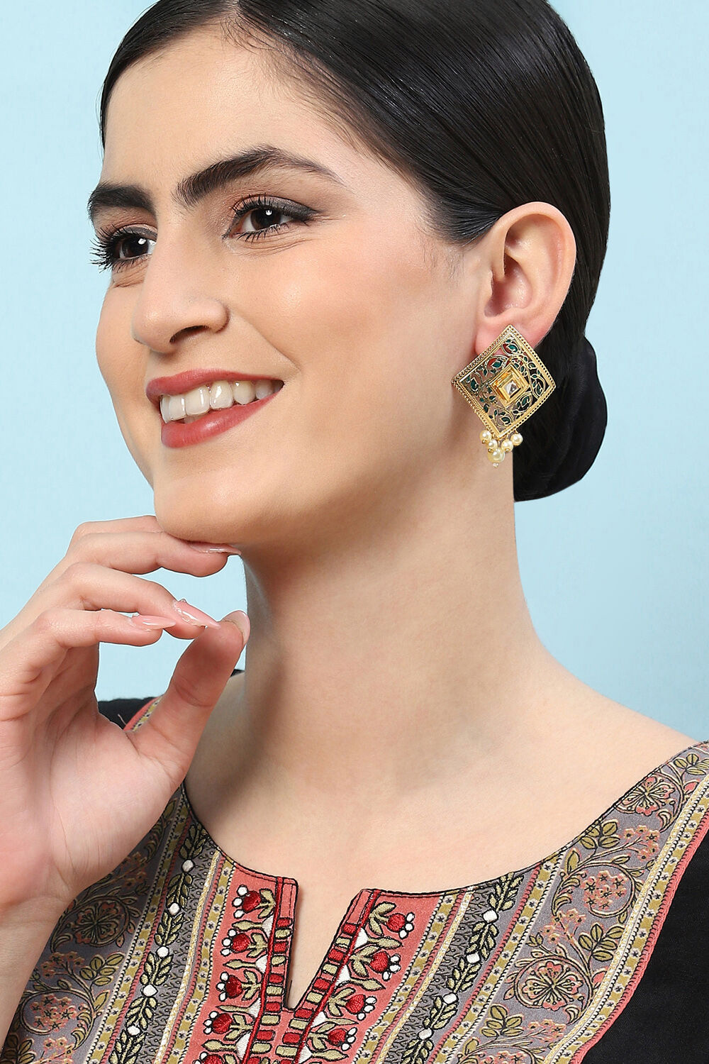 Gold Green Brass Earrings image number 3