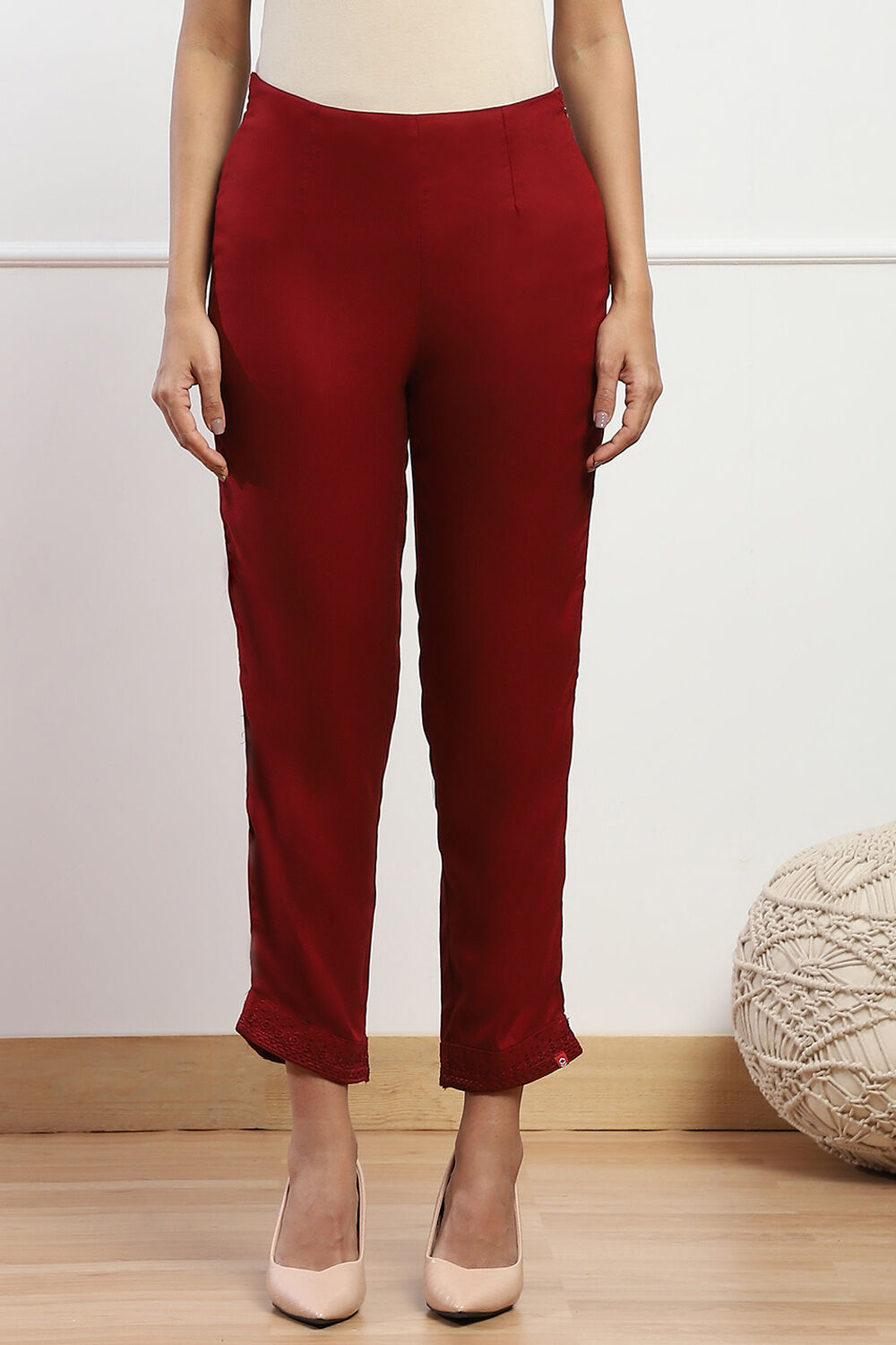 Maroon Viscose Slim Solid Pants image number 5