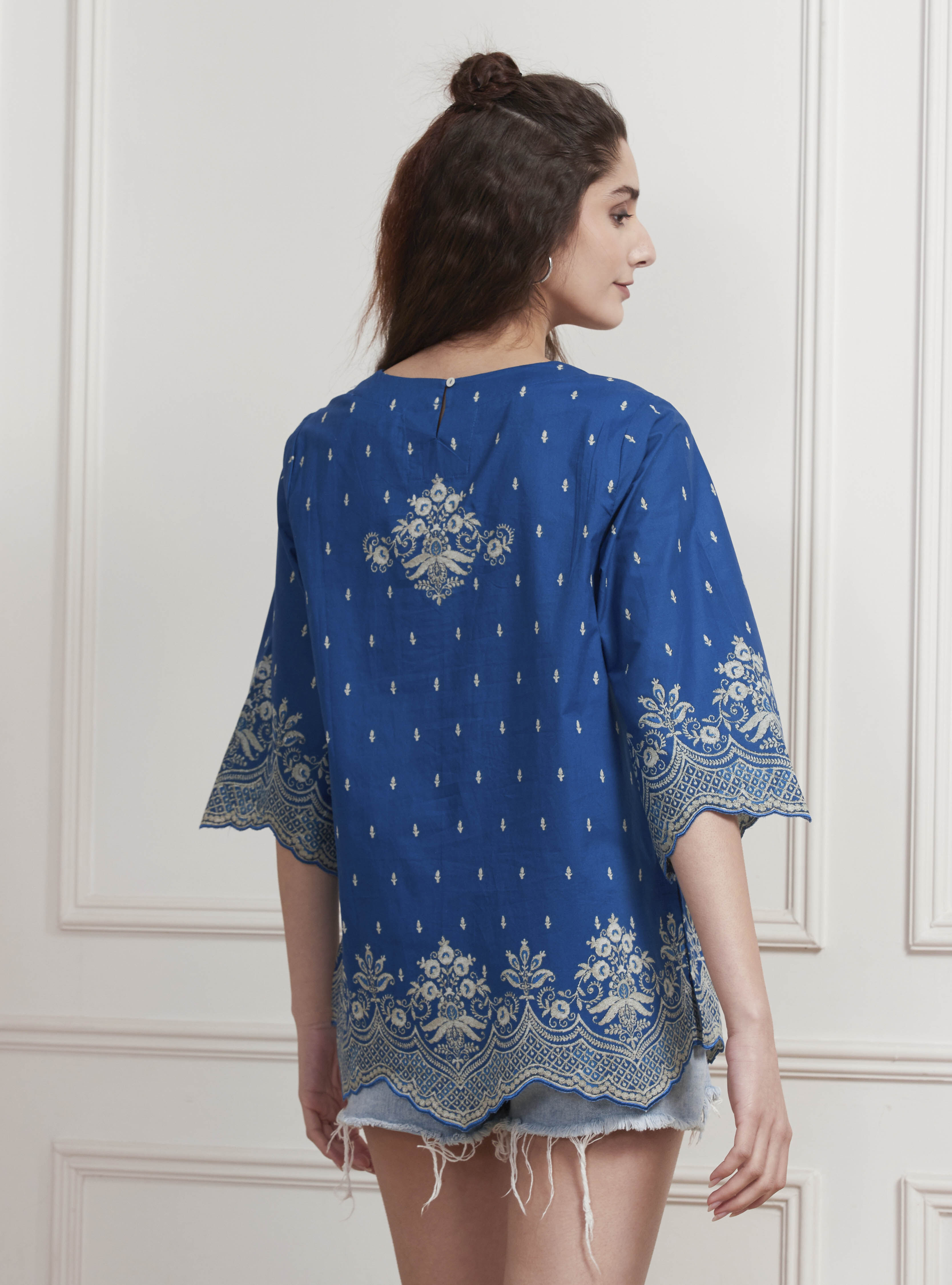 Red Cotton All-Over Floral Printed Kurti image number 3