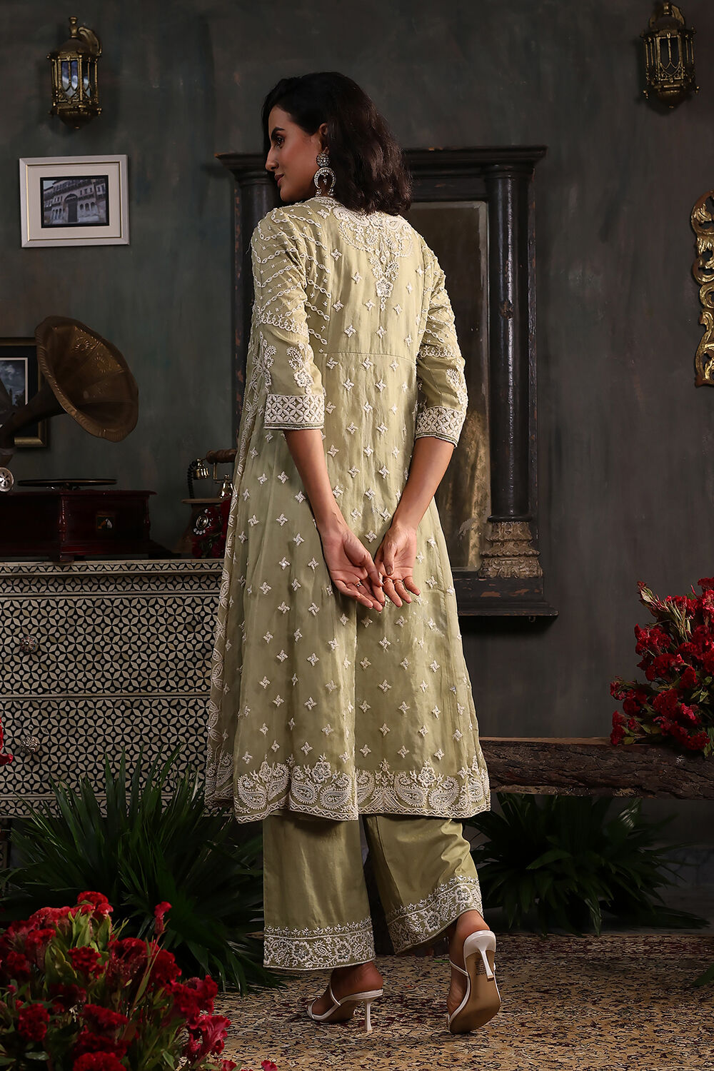 Light Green Organza Embroidered Kalidar Suit Set image number 4
