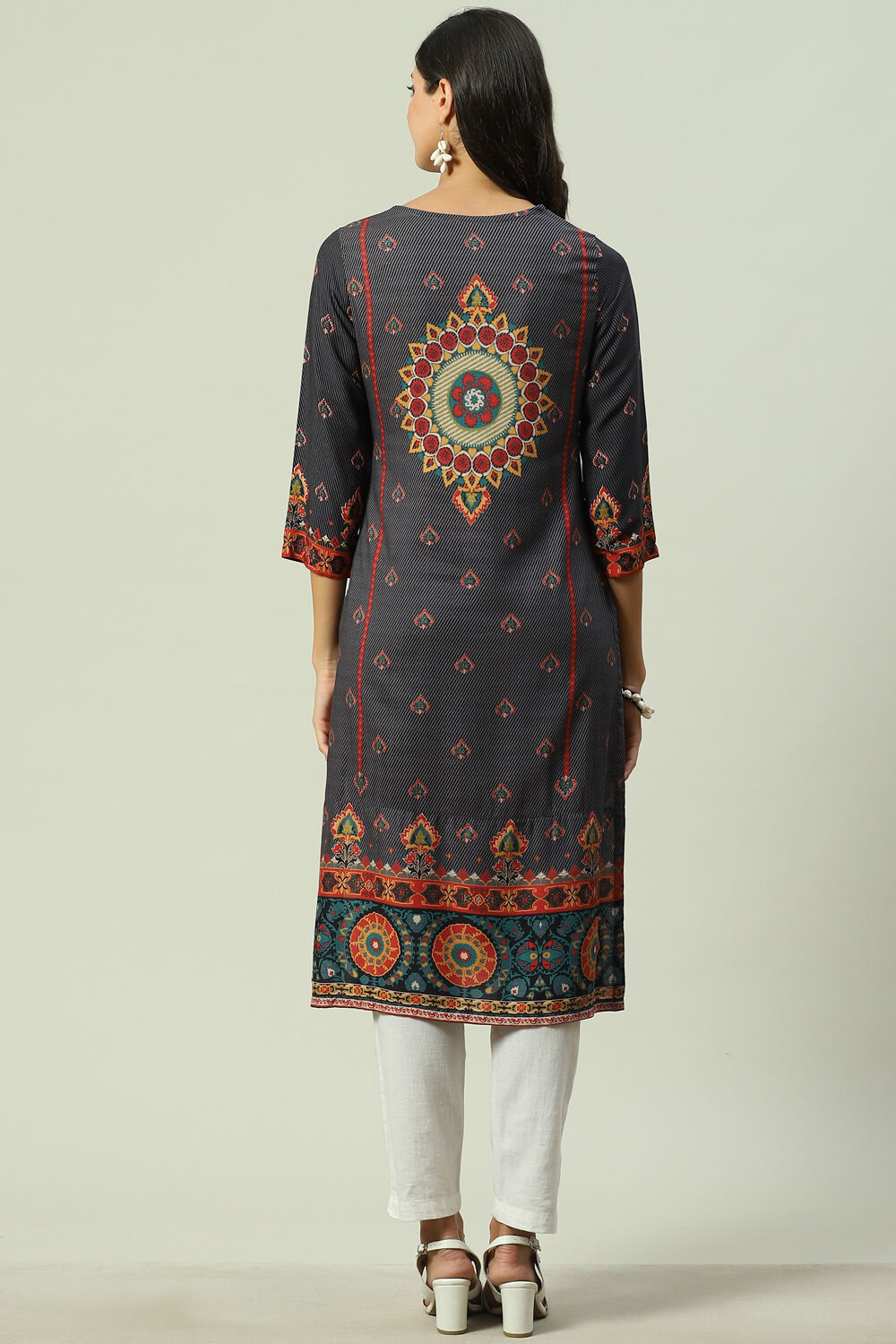 Black LIVA Straight Printed Kurta image number 4