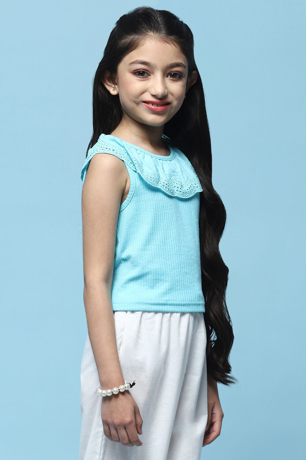 Pink Sleeveless Top With Schiffli Lace Detail image number 4