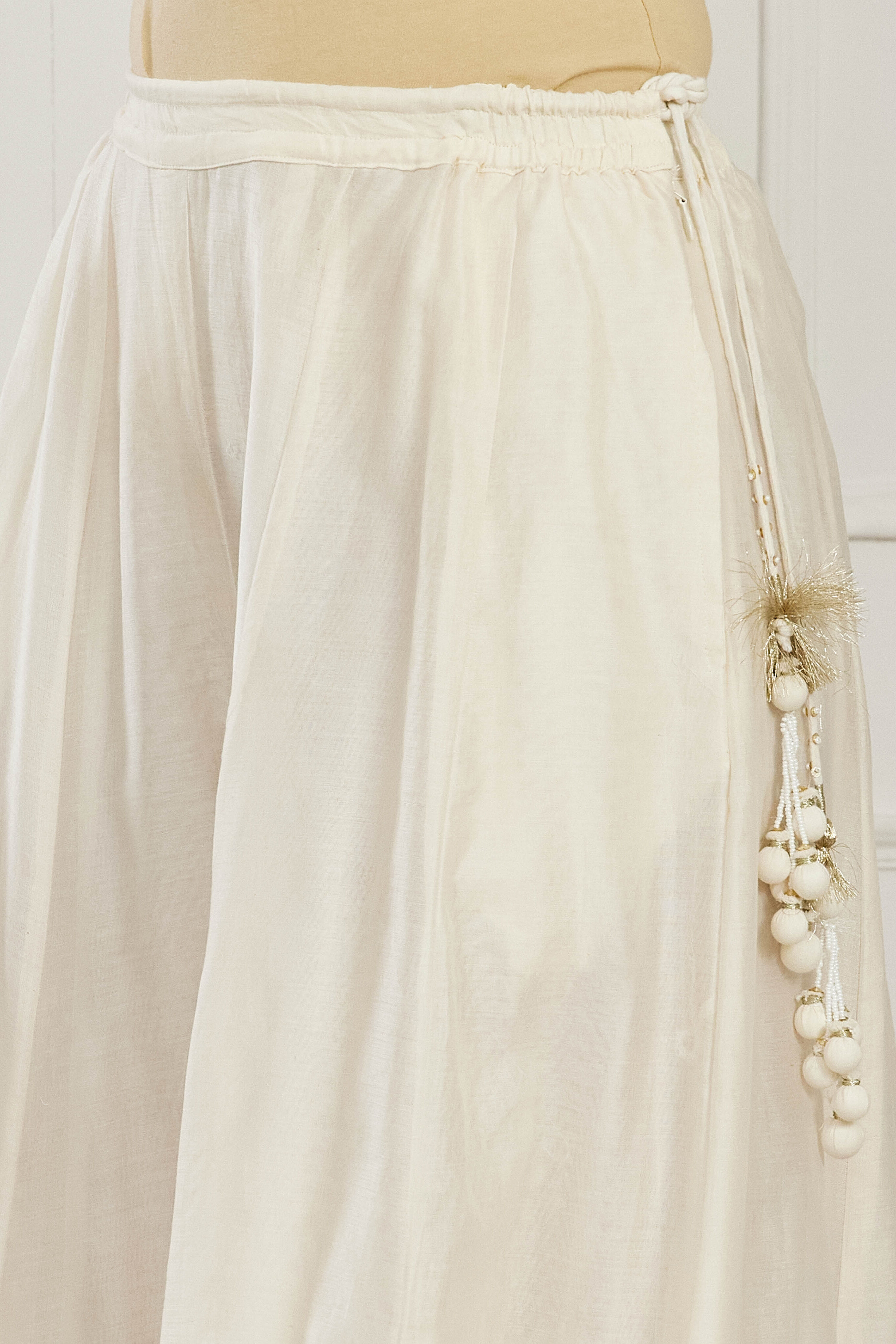 Off White Silk Chanderi Embroidered Co-Ord Set image number 2