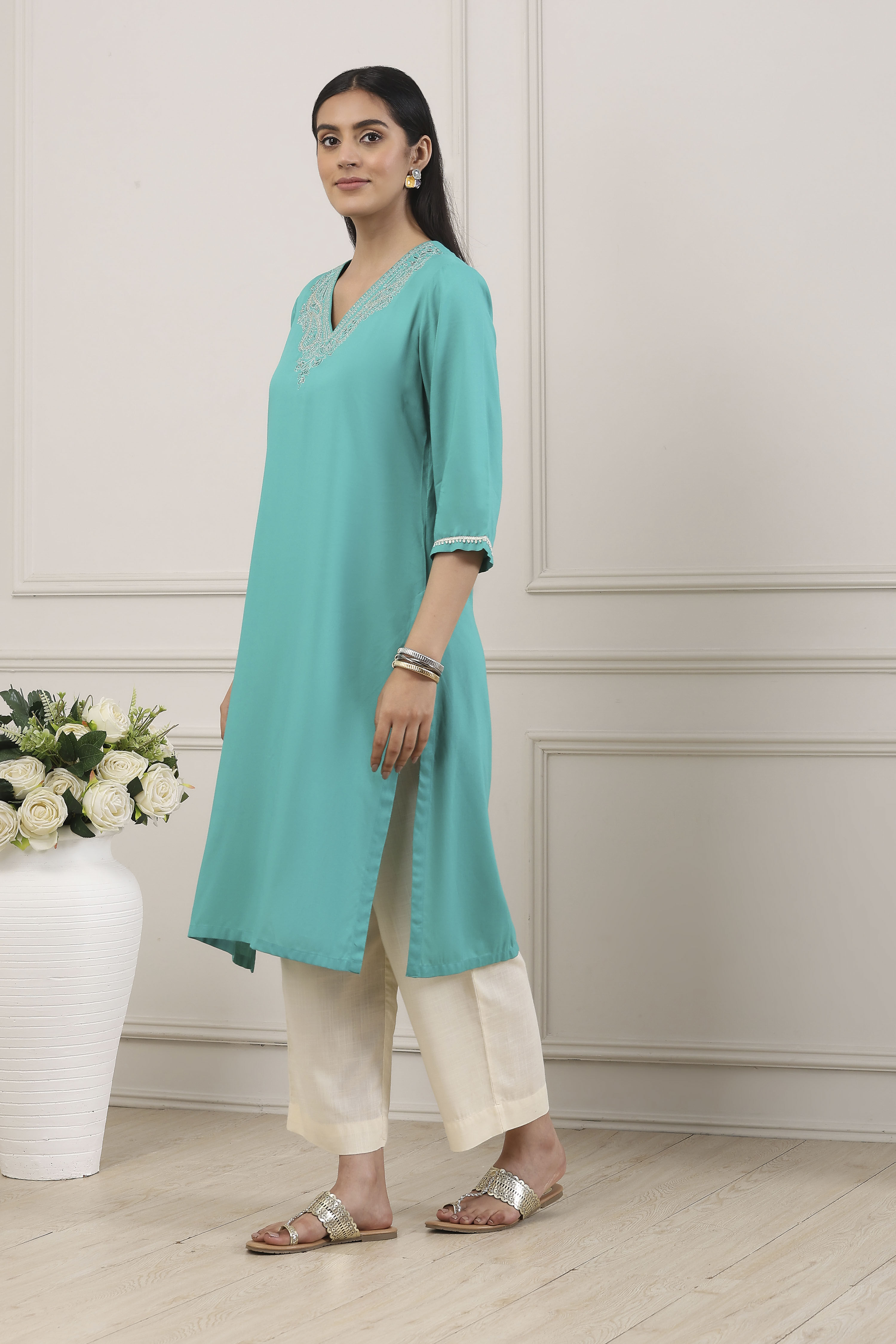 Turquoise Blue Sequined Embroidered Straight Kurta image number 2
