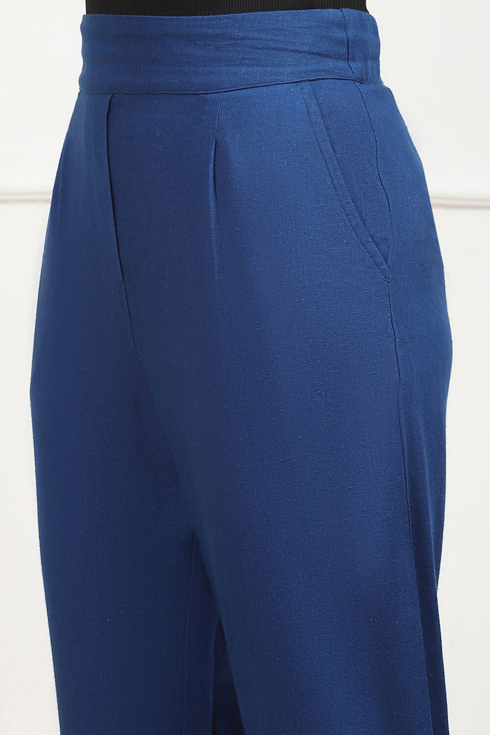 Electric Blue Solid Tapered Relaxed Fit Pants image number 1