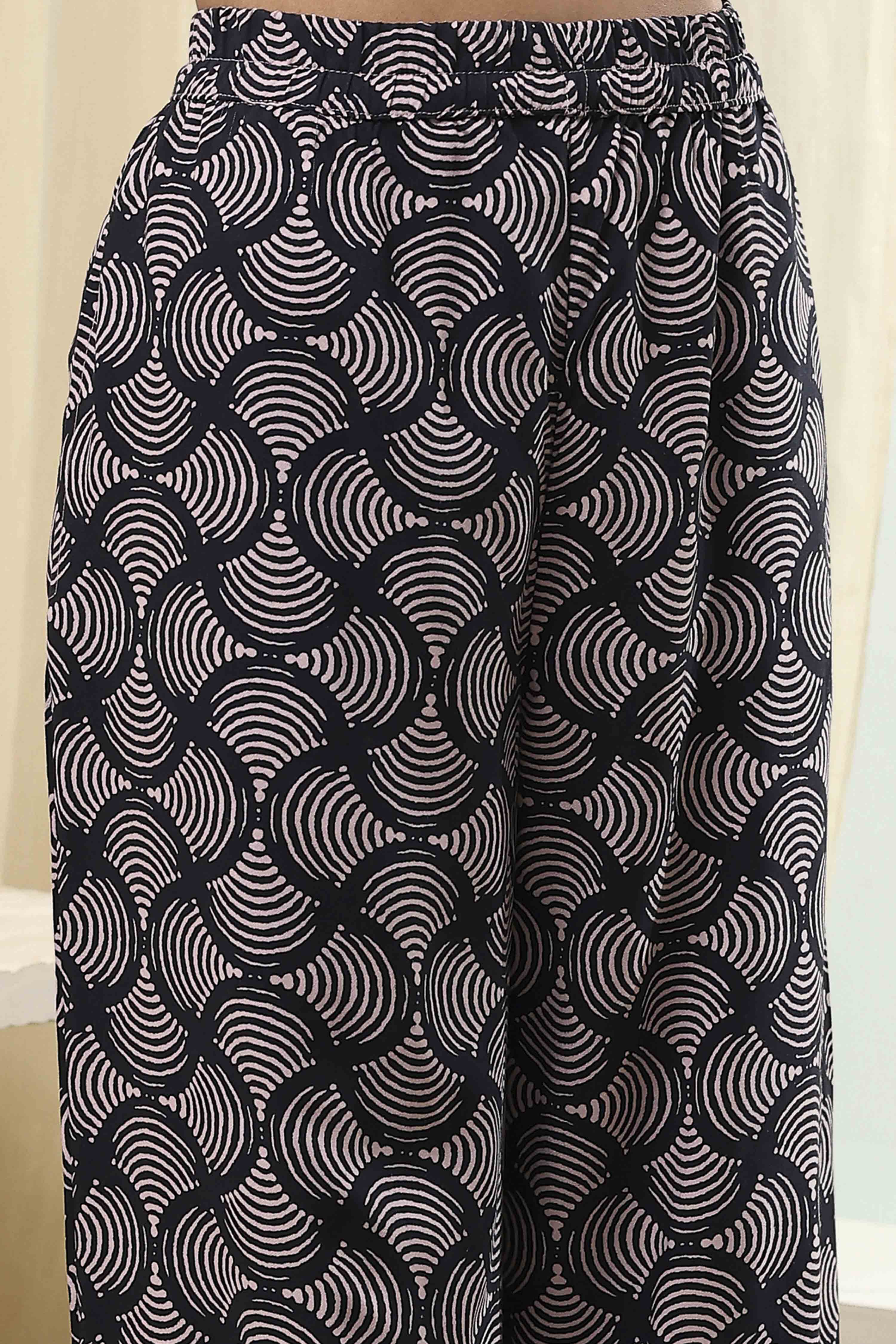 Black Printed Shirt-Style Straight Co-ord Set image number 2