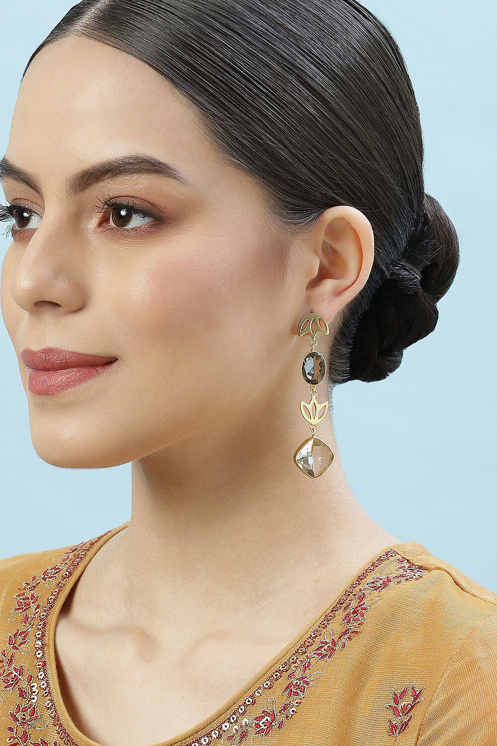 Gold Brass Earrings image number 3