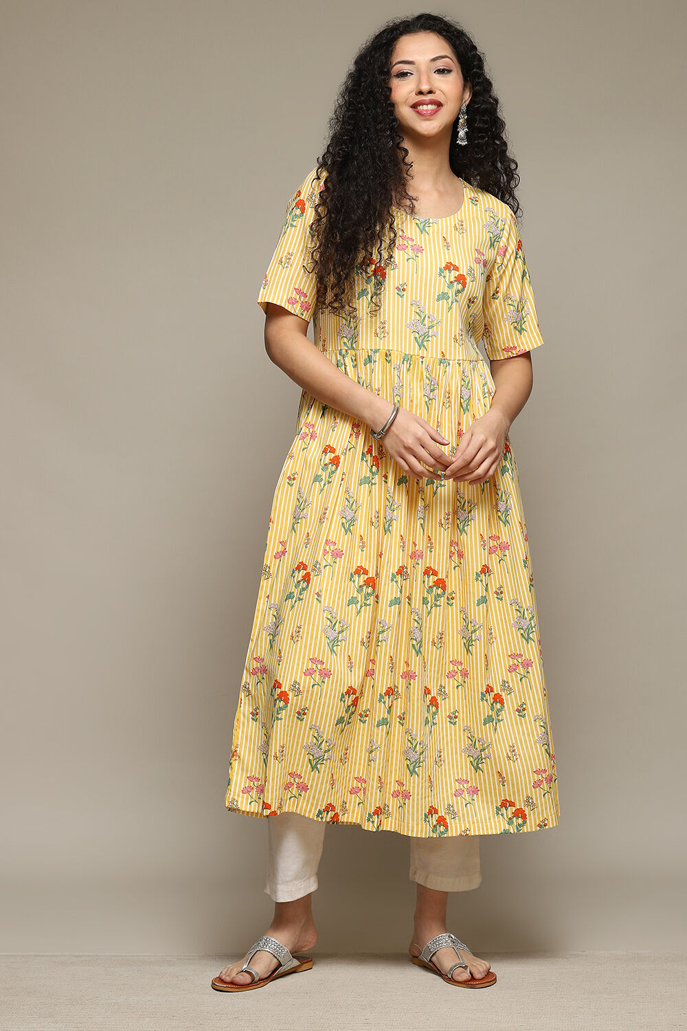 Yellow Rayon Straight Printed Kurta image number 0