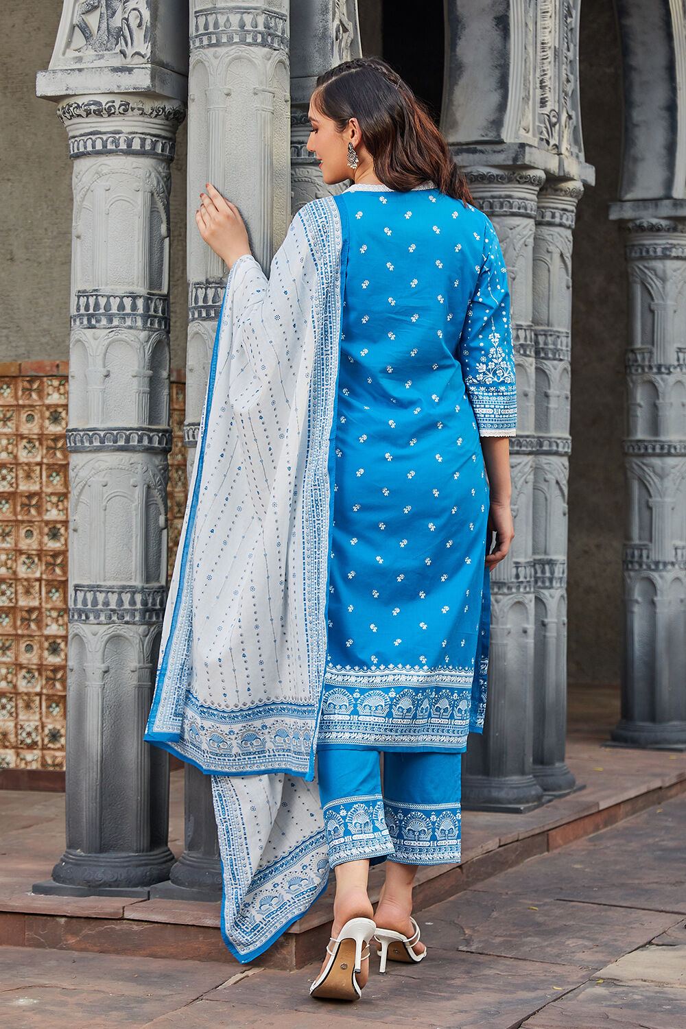 Blue Cotton Printed Straight Kurta & Pants Suit Set image number 4