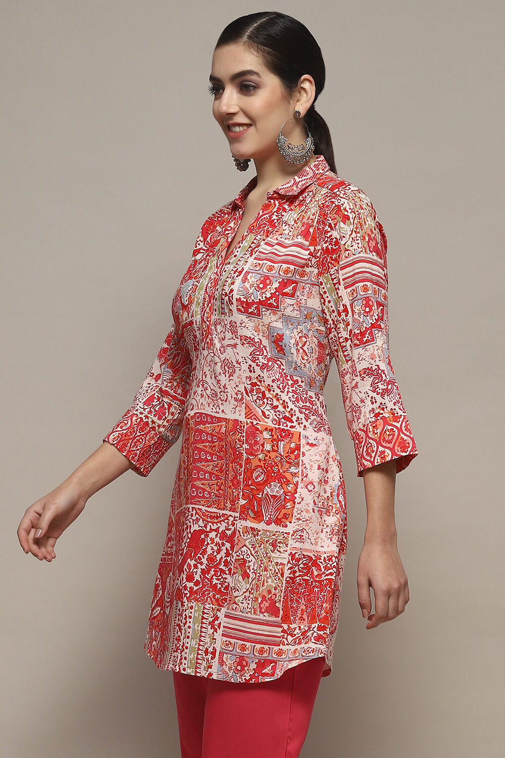 Fuschia Viscose Rayon Straight Kurti image number 4