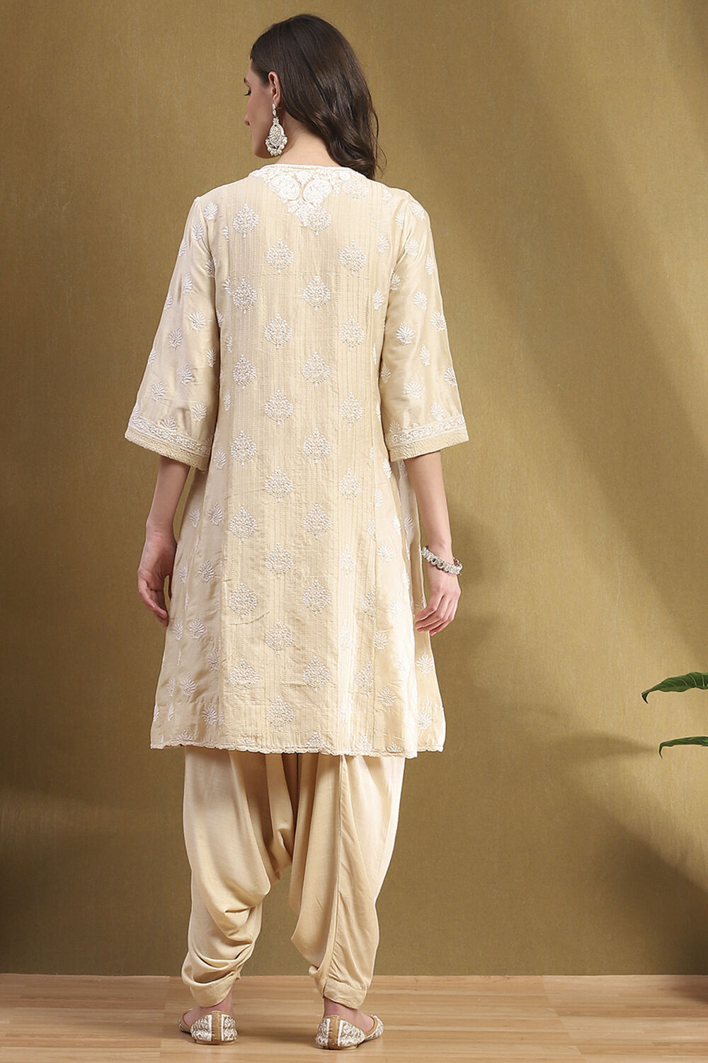Beige Silk Chanderi Embroidered Kalidar Suit Set image number 4