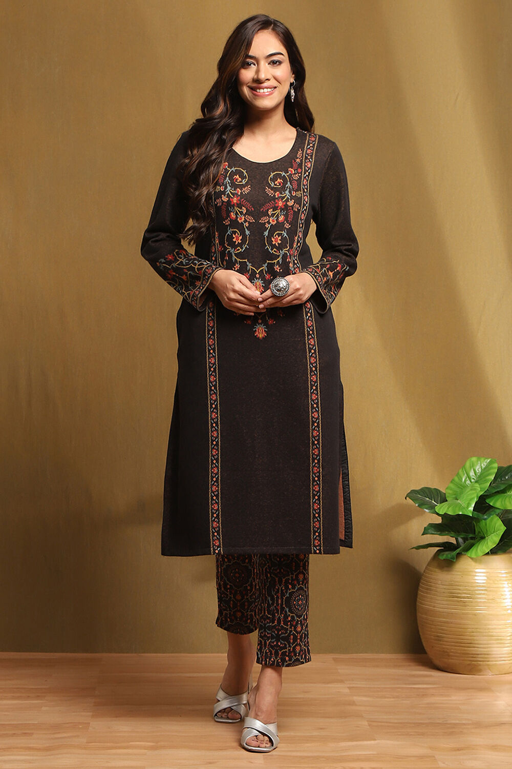 Black Jacquard Printed Straight Winter wear Kurta Set image number 6