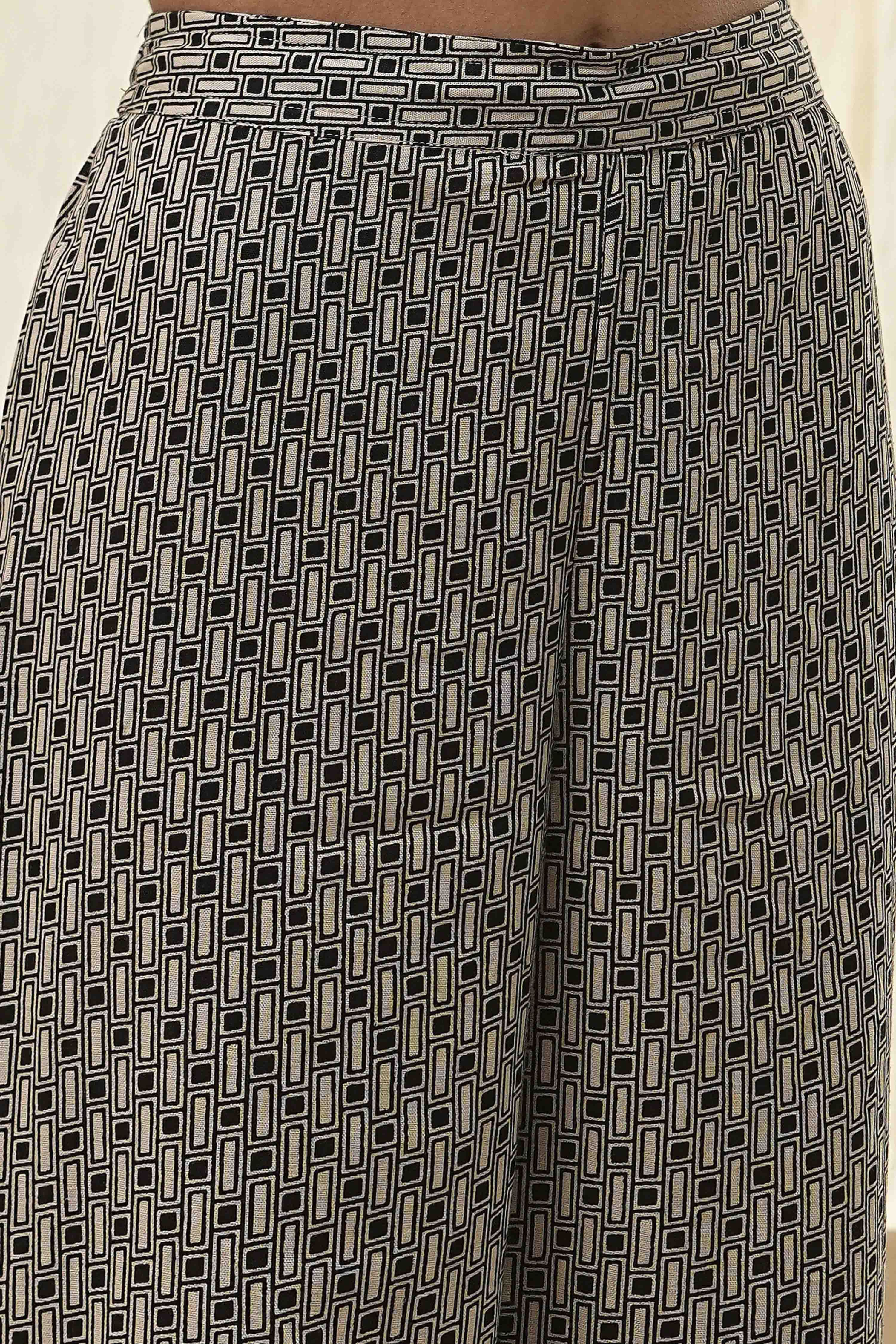 Black and Beige Printed Straight Kurta Set image number 2