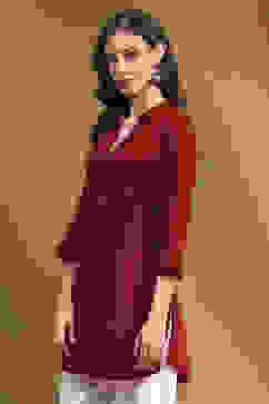 Crimson Red Solid Shirt Collar Straight Short Kurti image number 2