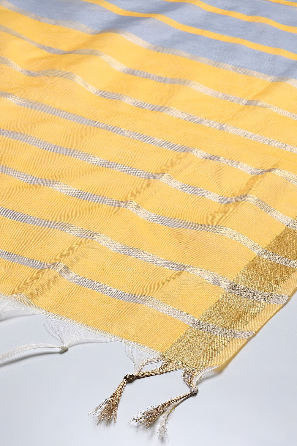 Mustard Rayon Straight Kurta Regular Pants Suit Set image number 3