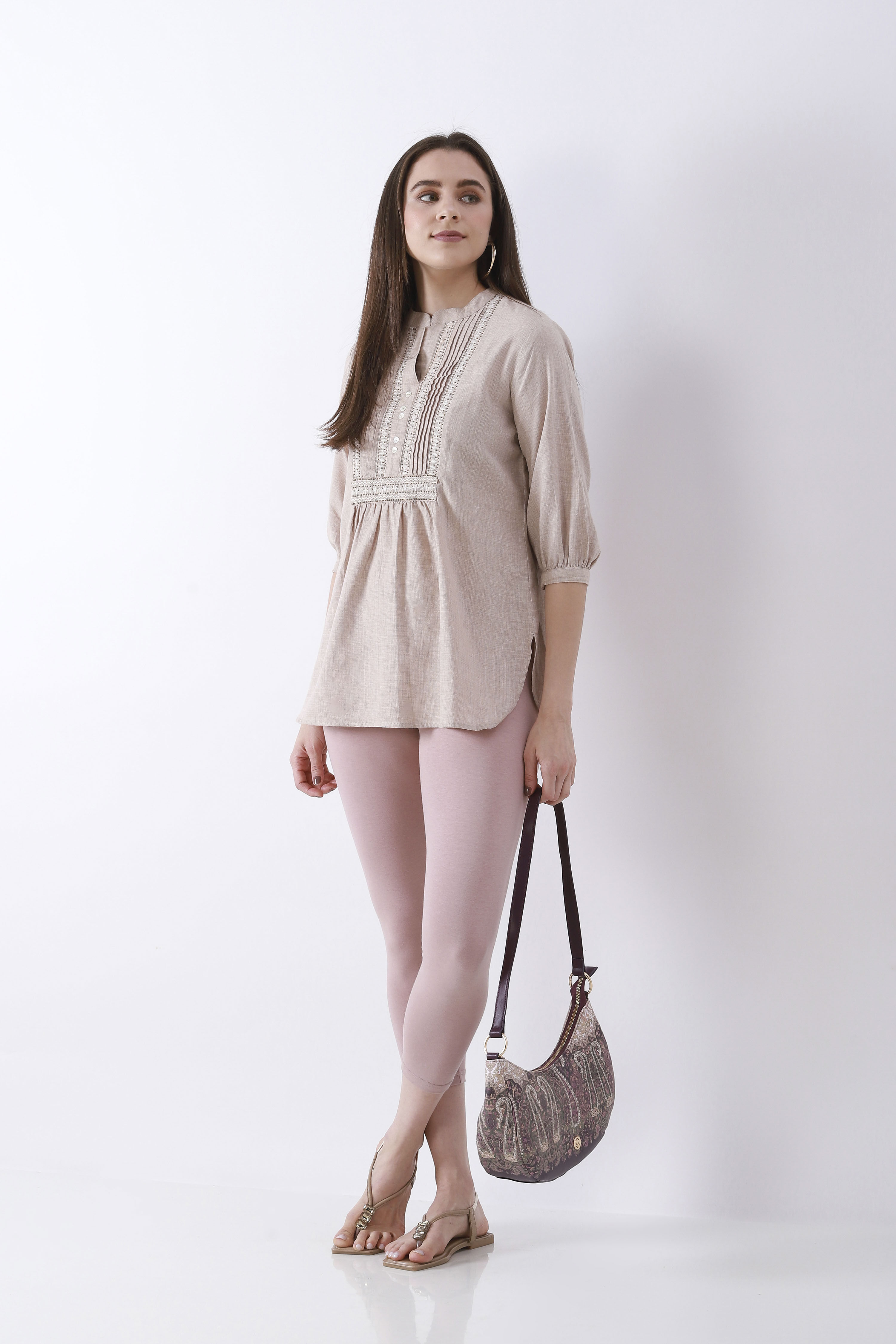 Maroon Cotton Lycra Solid Fitted Cropped Leggings image number 0