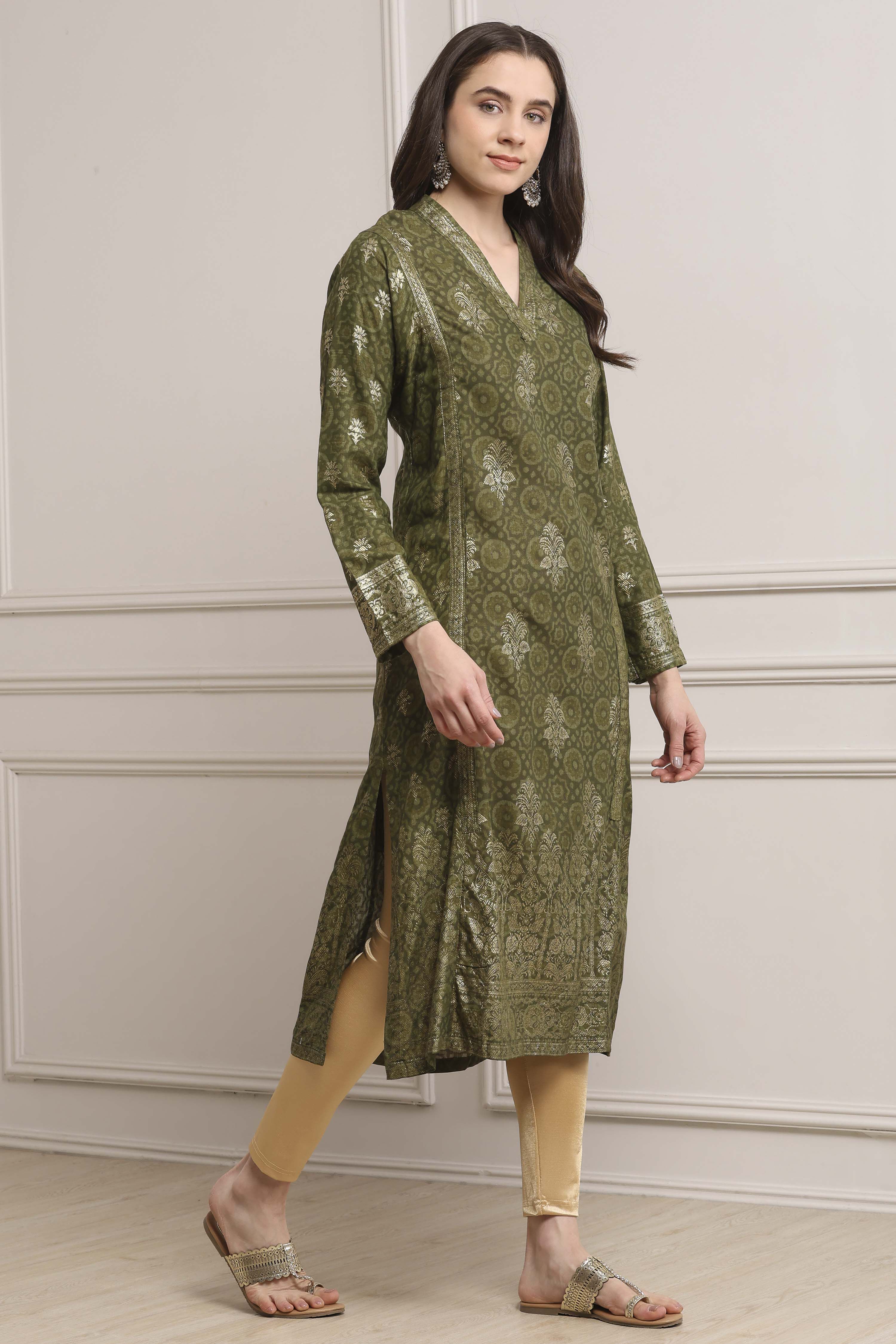 Green Viscose Rayon Straight Kurta Pants Set image number 5
