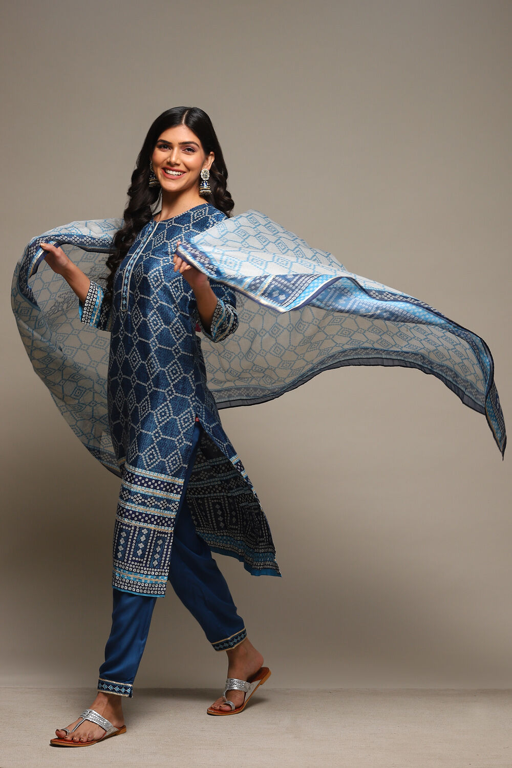 Earthy Green Viscose Straight Kurta Pants Suit Set image number 0