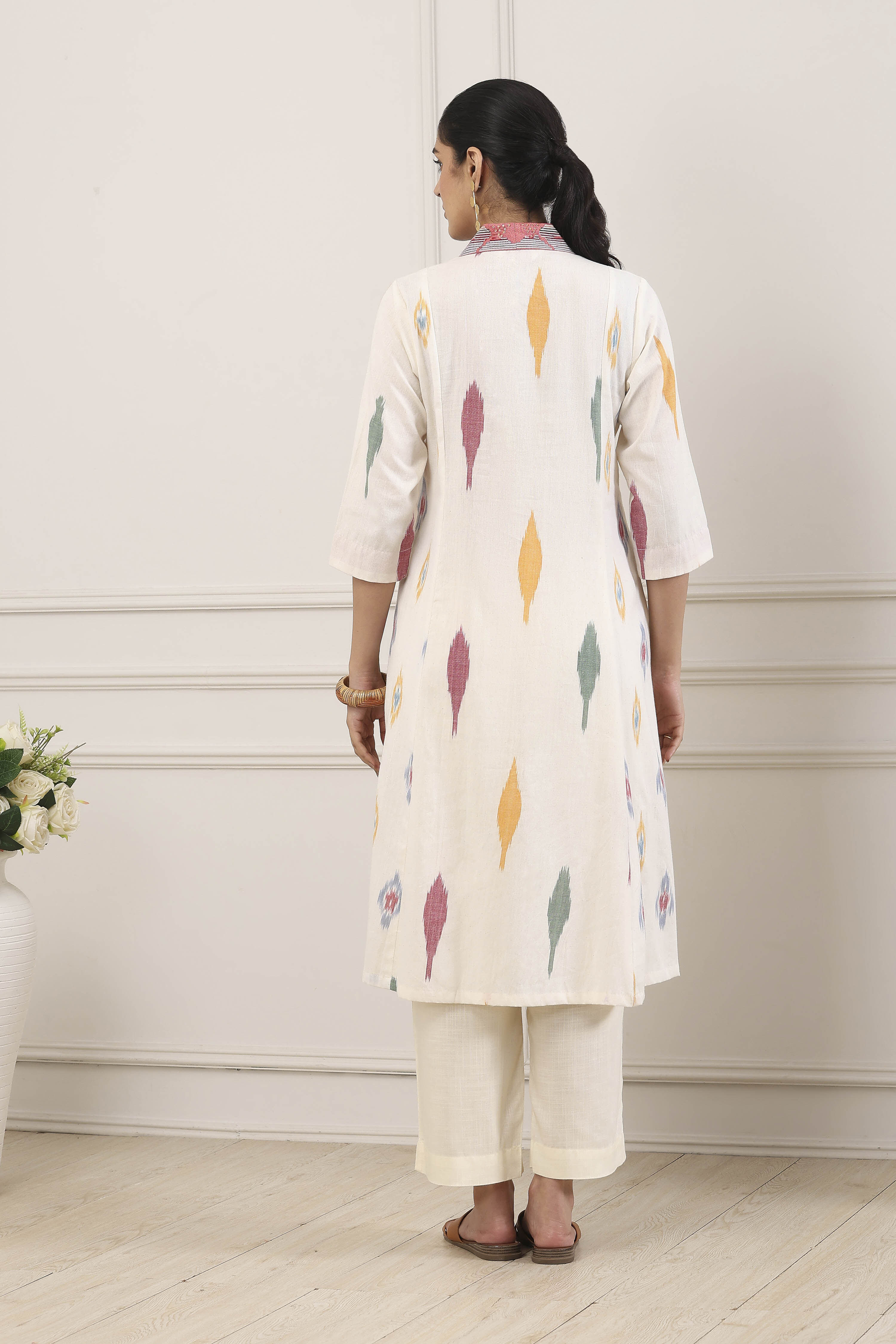 Off White Cotton Geometric Printed A-Line Kurta image number 3