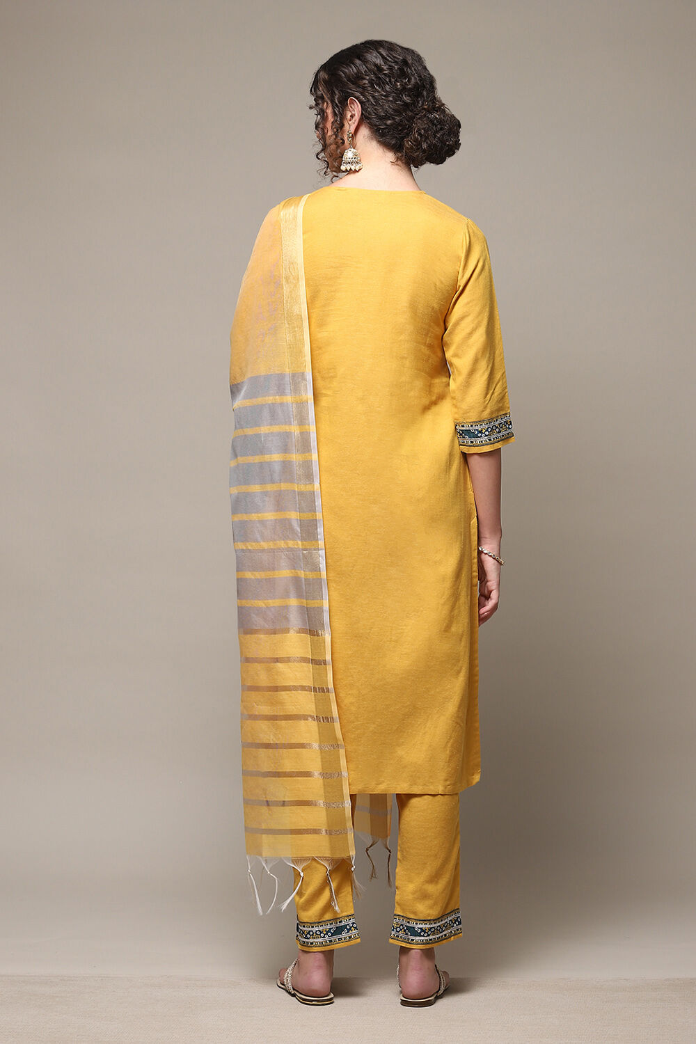 Mustard Rayon Straight Kurta Regular Pants Suit Set image number 4
