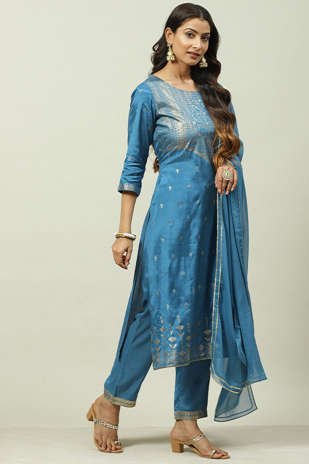Blue Printed Viscose Straight Kurta Regular Pant Suit Set image number 6