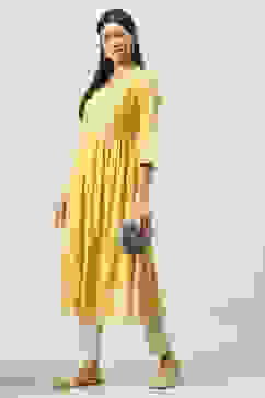 Yellow Poly Cotton Flared Printed Kurta image number 5