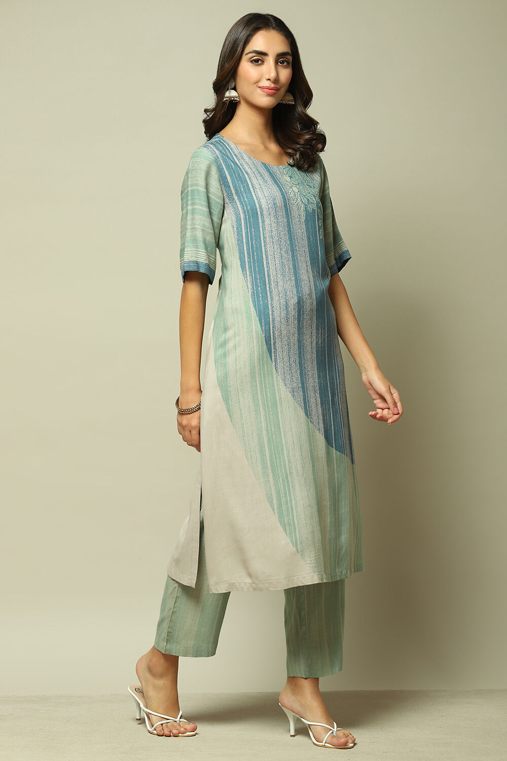 Ice Blue LIVA Straight Printed 2 Piece Set image number 6