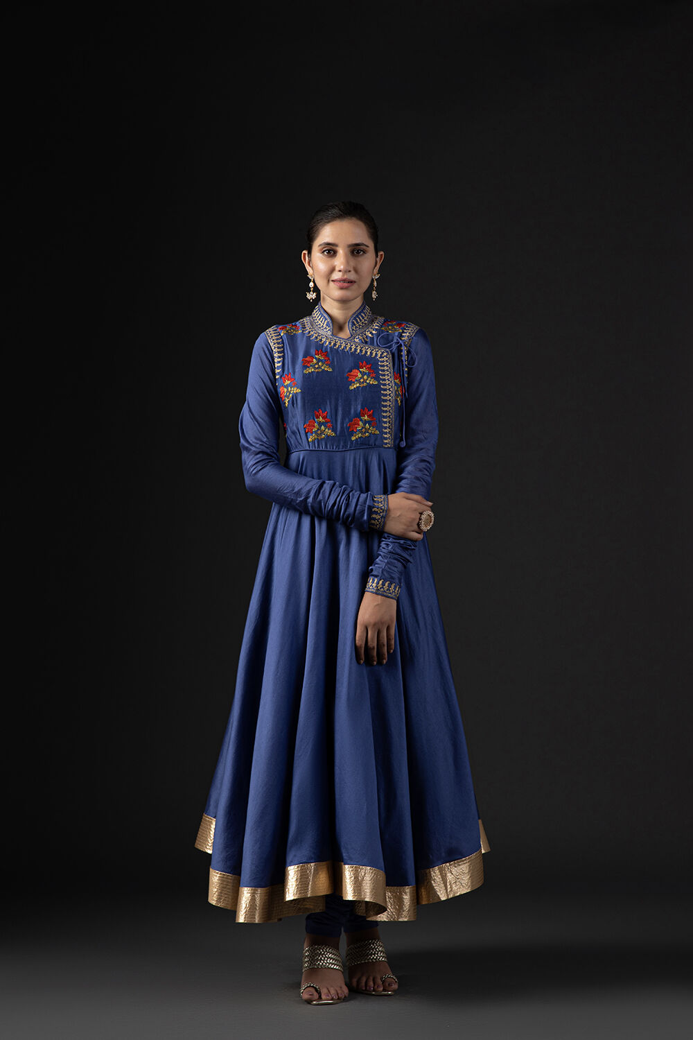 Blue Cotton Silk Embroidered Suit Set image number 8