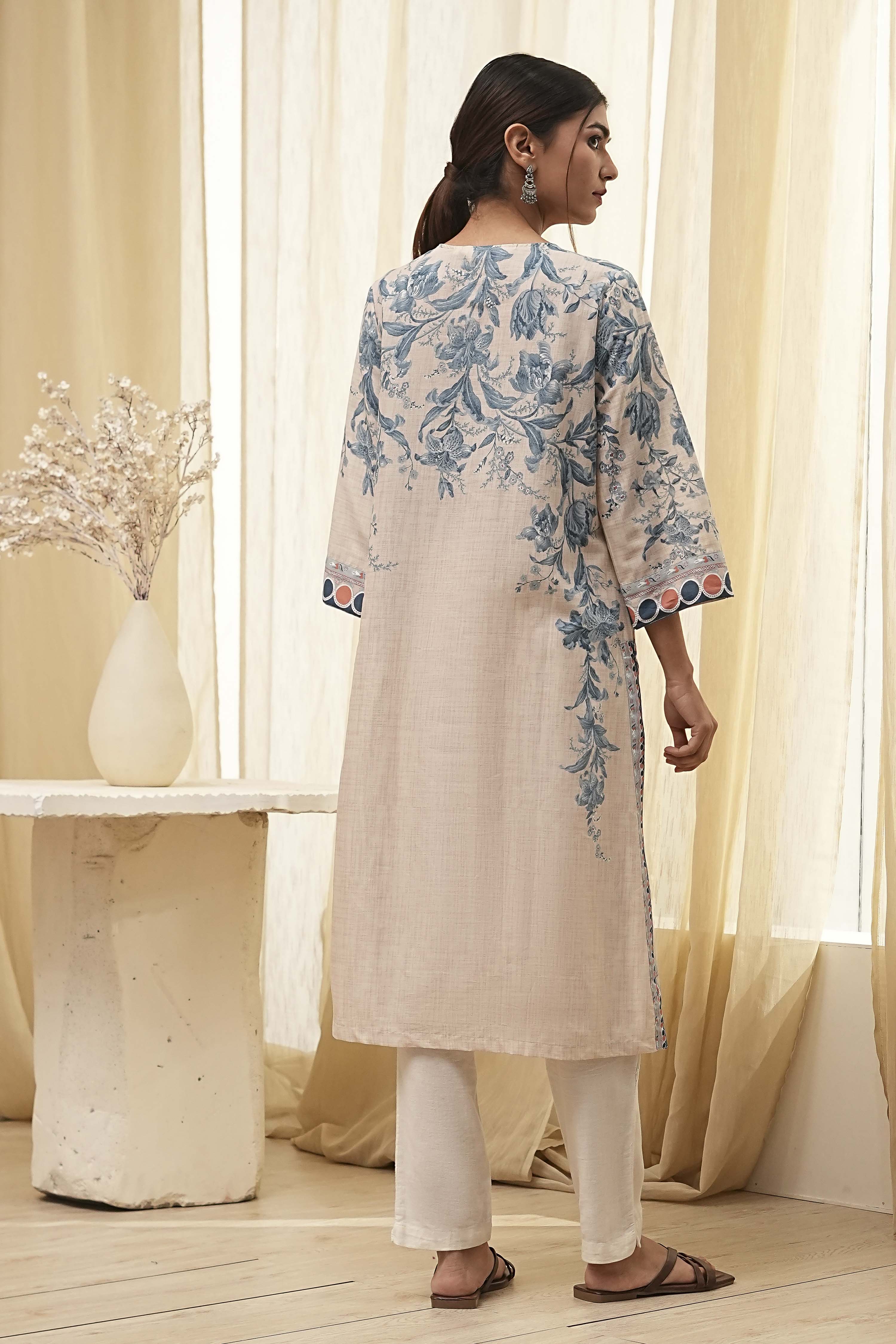 Beige and Blue Cotton Floral Straight Kurta image number 3