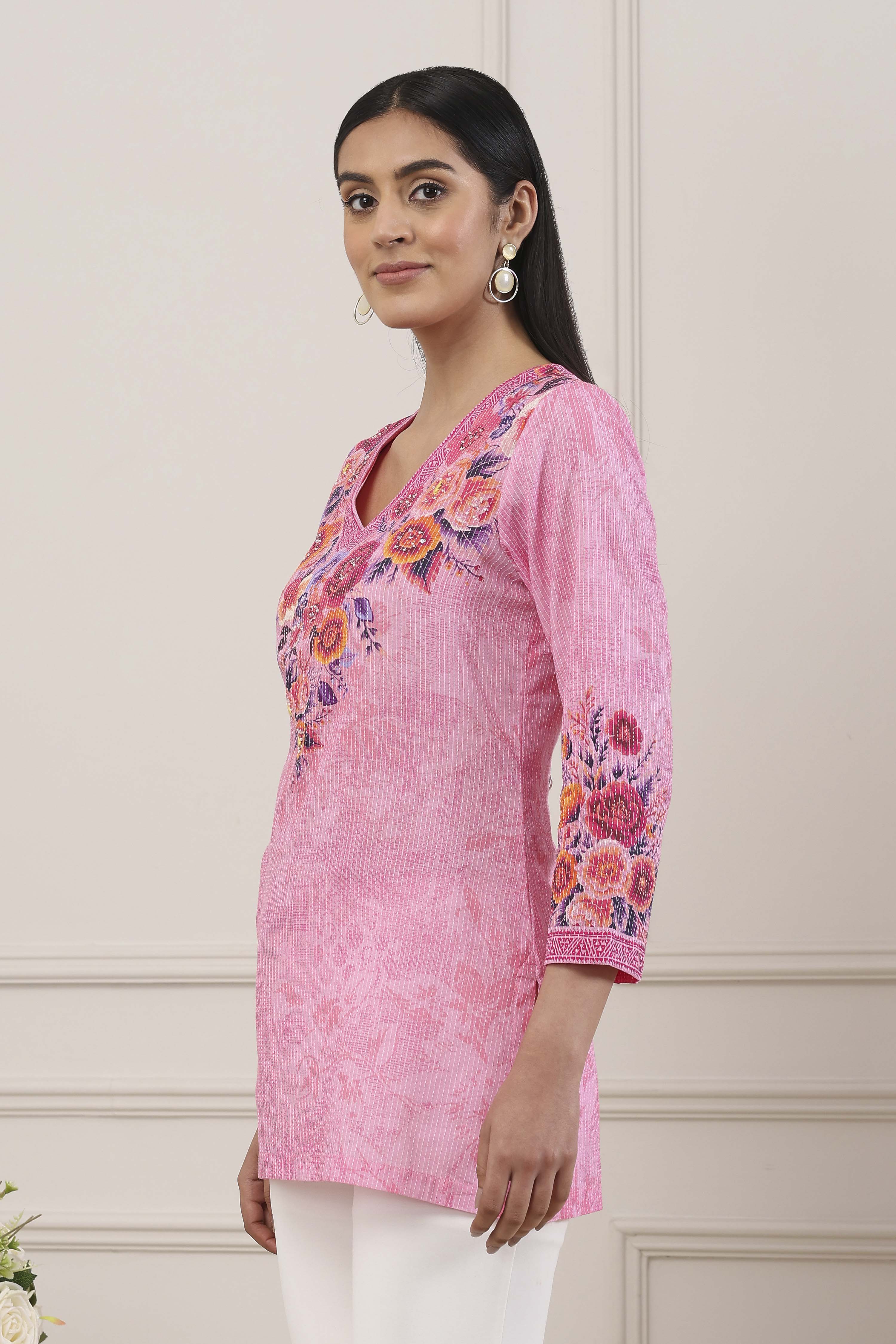 Pink Floral Printed Yoke Straight Kurti image number 2
