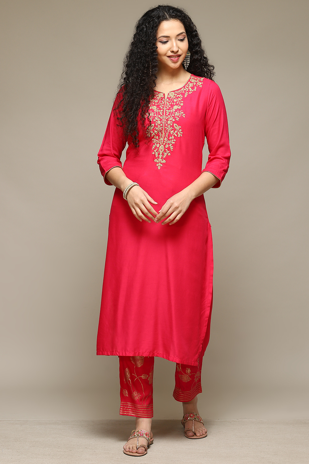 Sap Green Embroidered Straight Kurta Set image number 6