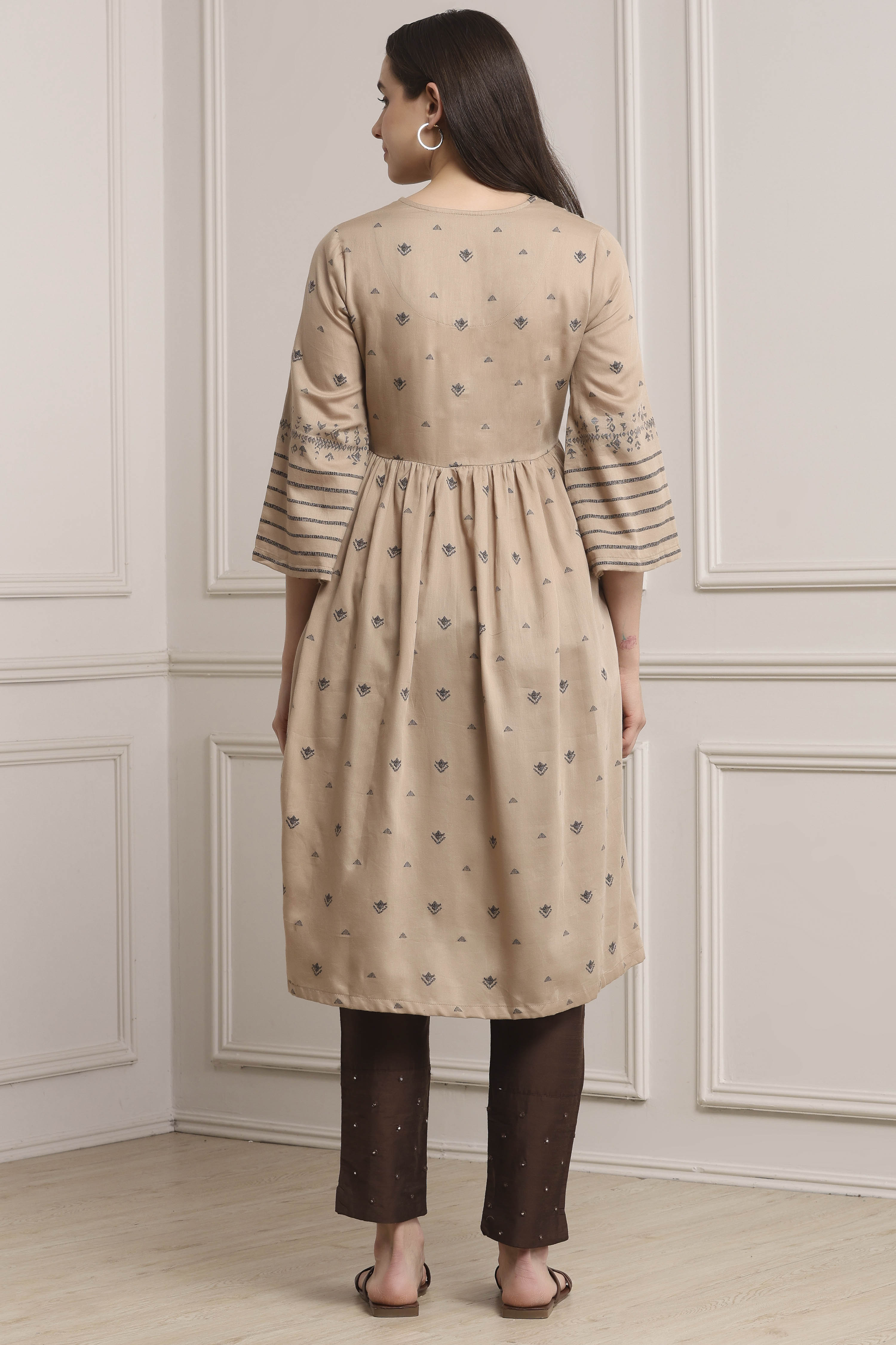 Taupe Poly Cotton Flared Kurta Pants Set image number 4