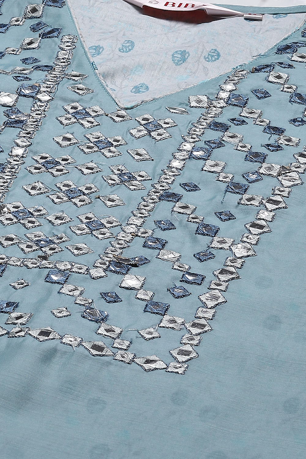 Off White Art Silk Straight Kurta Regular Pant Suit Set image number 1