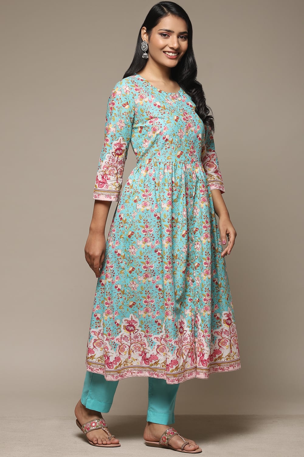 Blue Cotton Gathered Kurta Pants 2 Piece Set image number 5