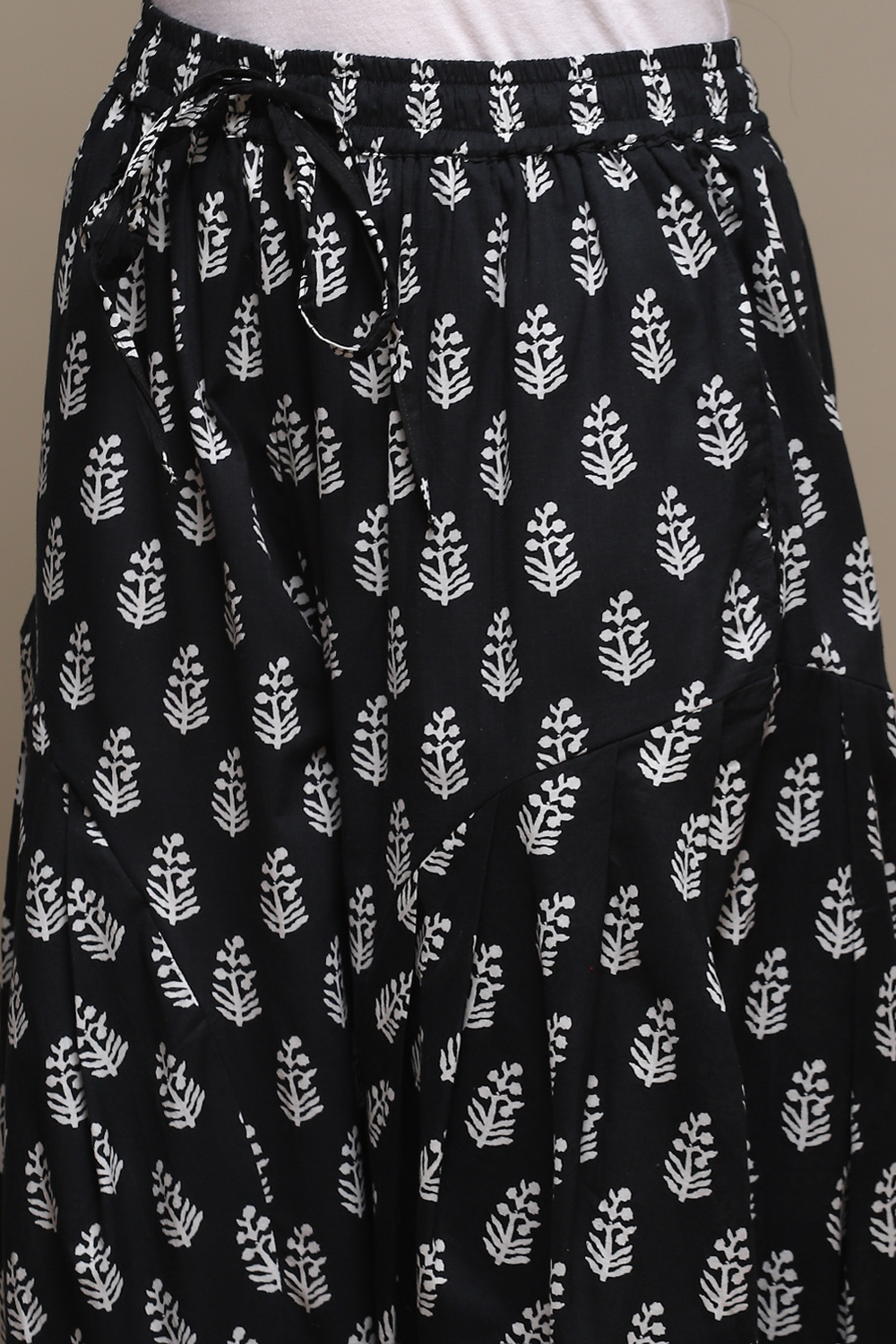 White Blue Cotton Printed Relaxed Salwar image number 1