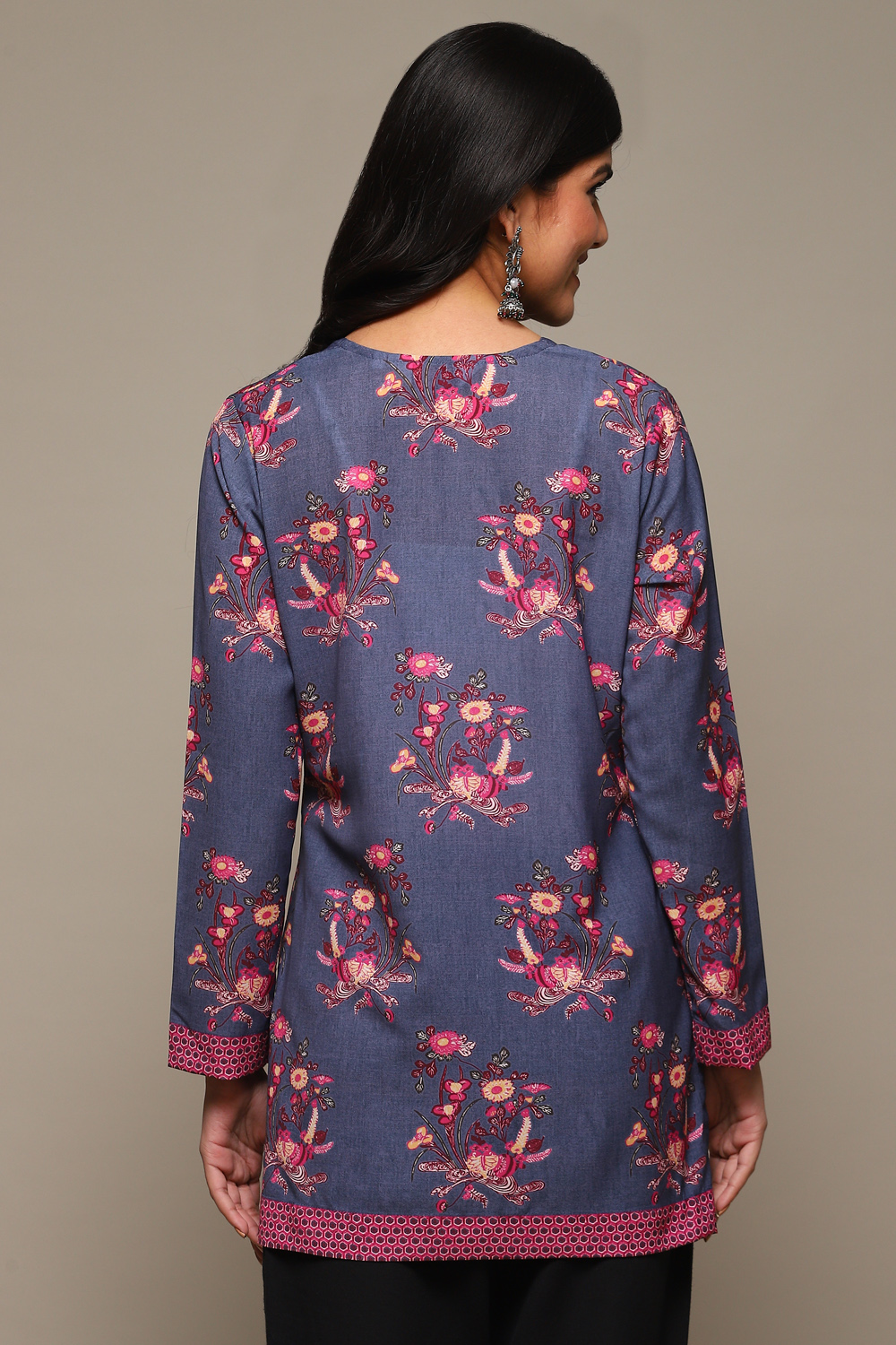 Green Cotton Blend Printed Kurti image number 4