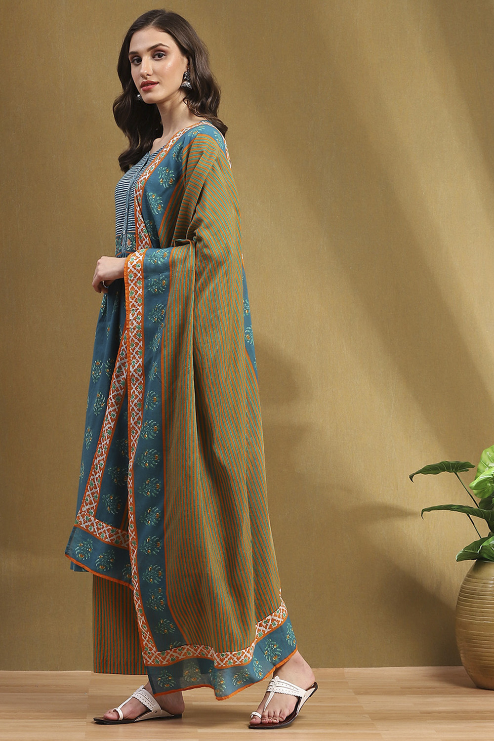 Blue Cotton Straight Suit Set image number 3