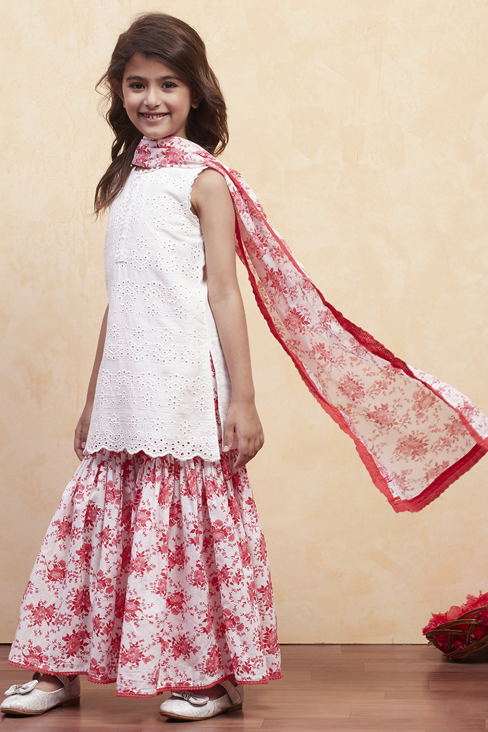 Red and White Cotton Schiffli Straight Suit Set image number 3