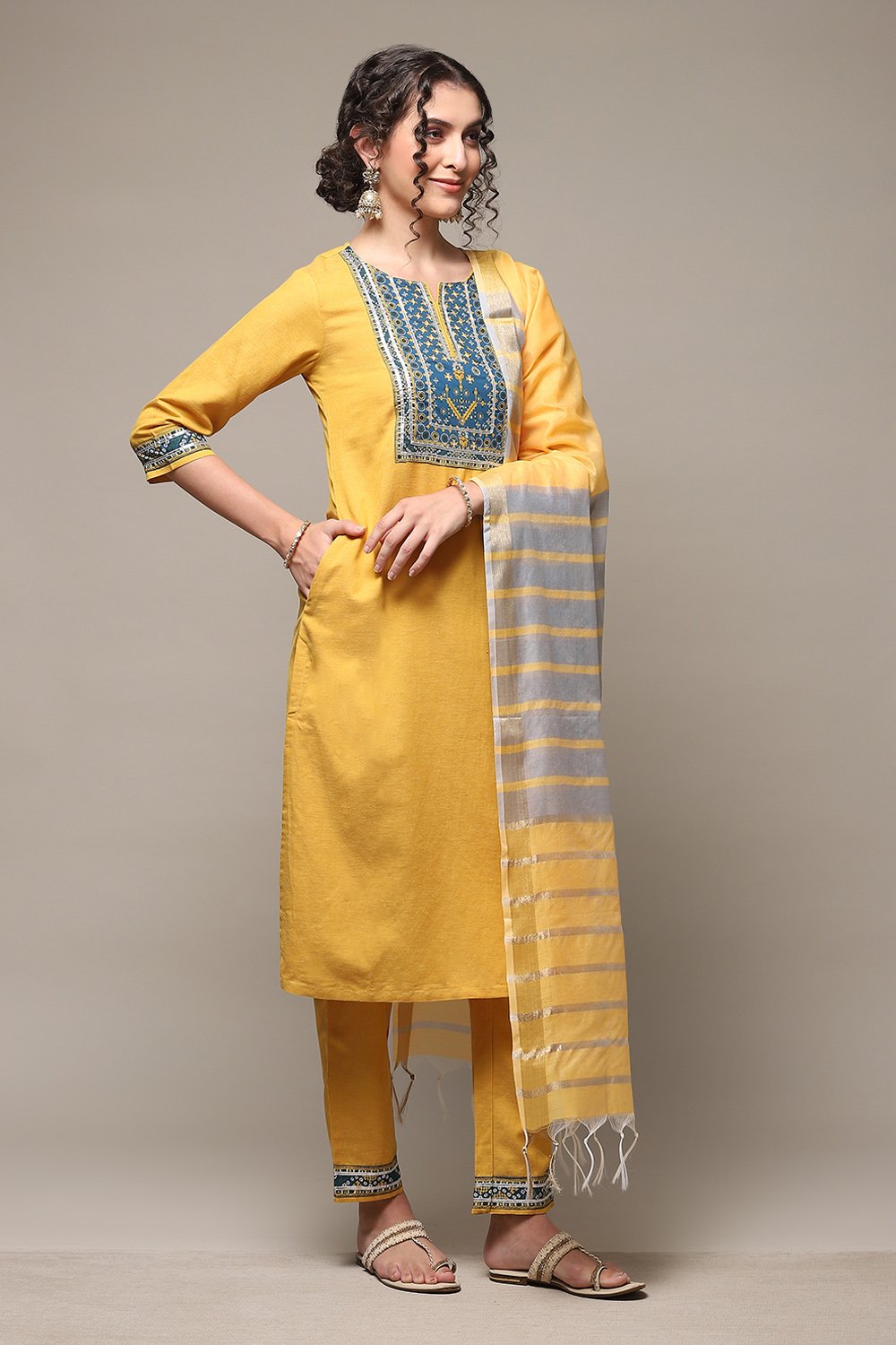 Beige Rayon Straight Kurta Regular Pant Suit Set image number 6