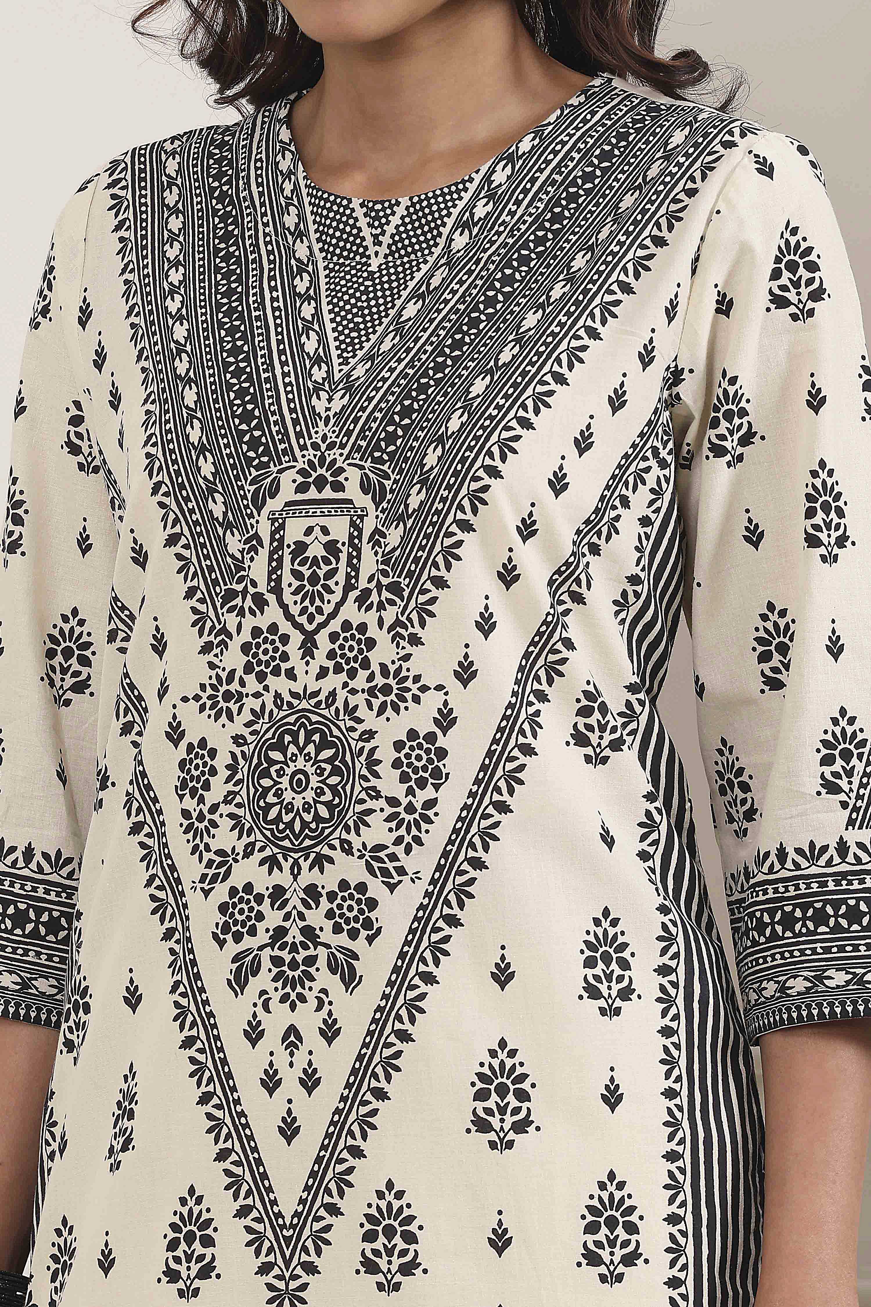 Black Cotton Printed Straight Suit Set image number 1