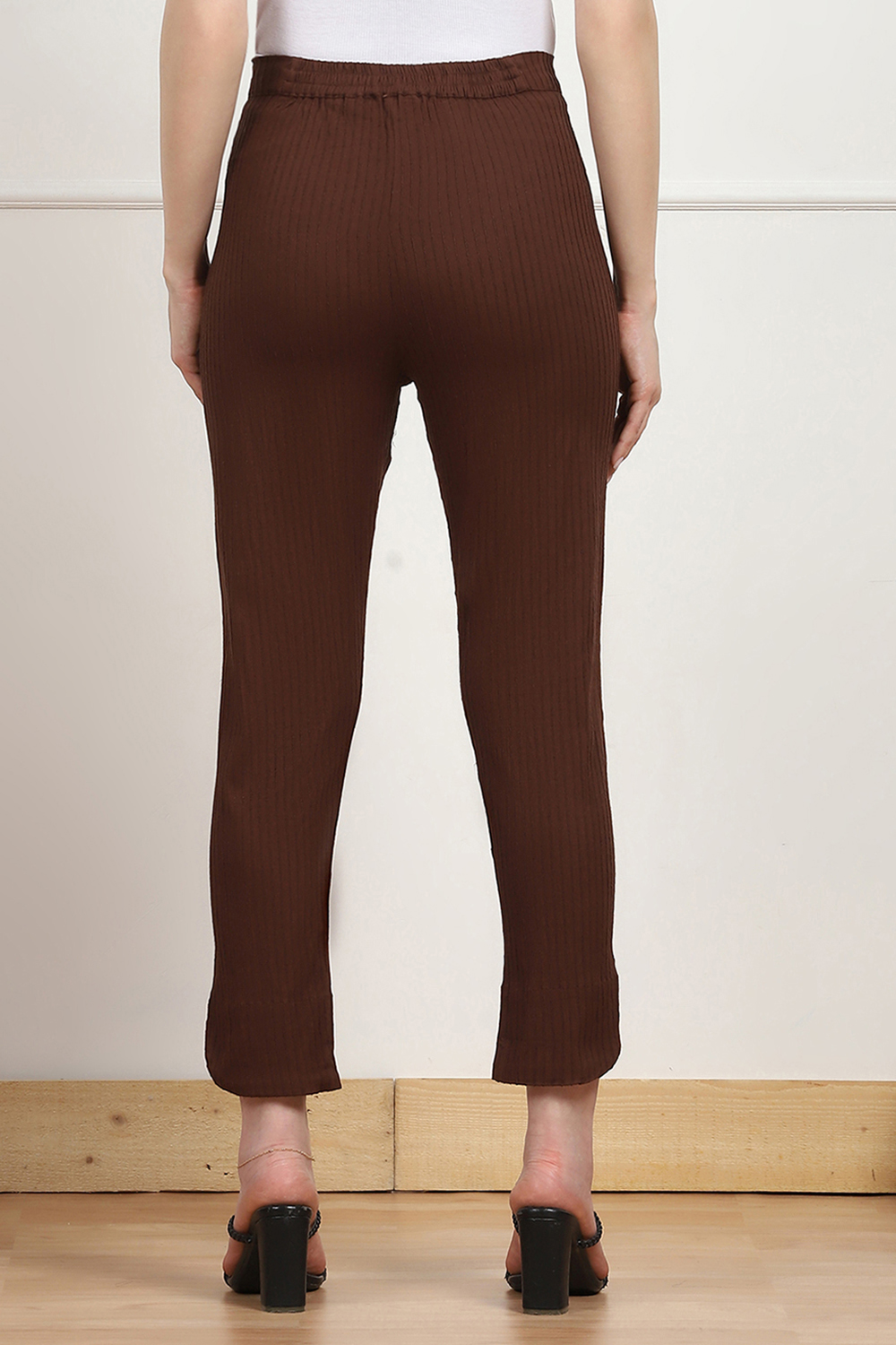 Burgundy Cotton Solid Jeggings image number 5