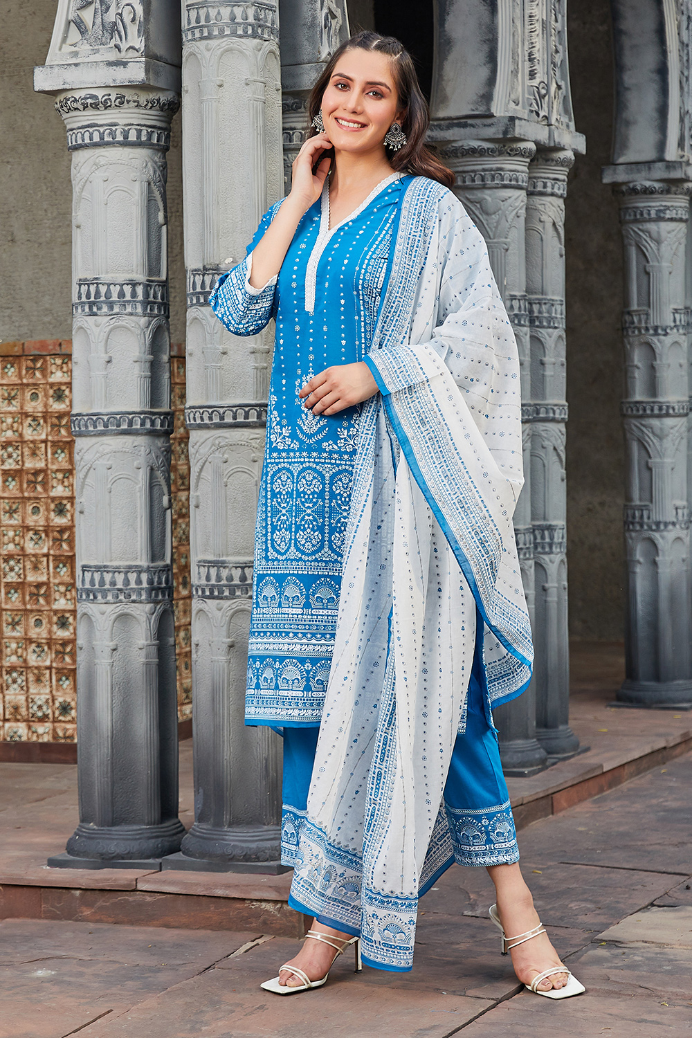Blue Cotton Printed Straight Kurta & Pants Suit Set image number 3