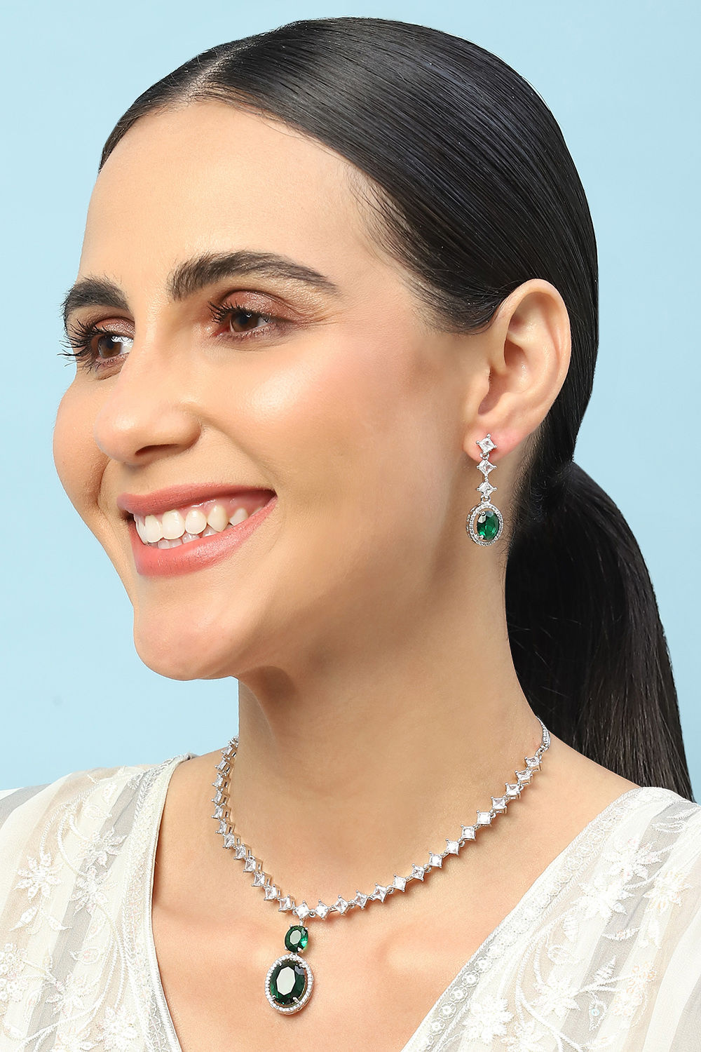 Emerald Green Brass Necklace Set image number 3