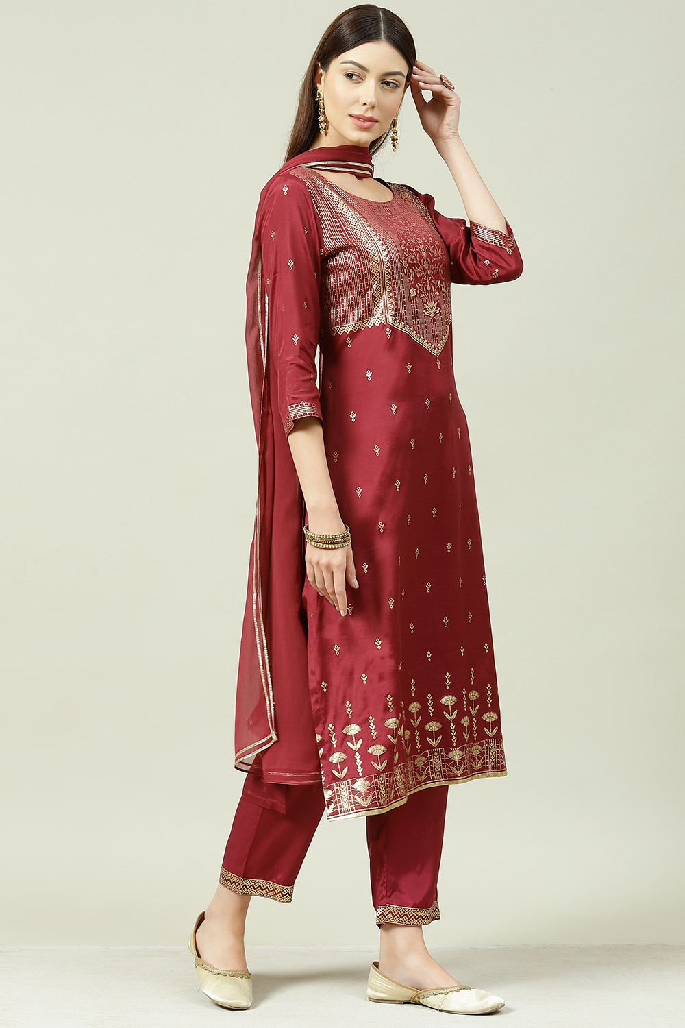 Wine Straight Kurta Regular Pants Suit Set image number 6