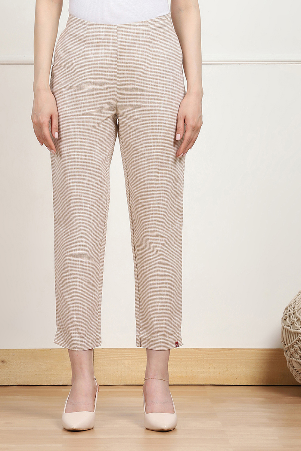 Beige Cotton Narrow Pant image number 4