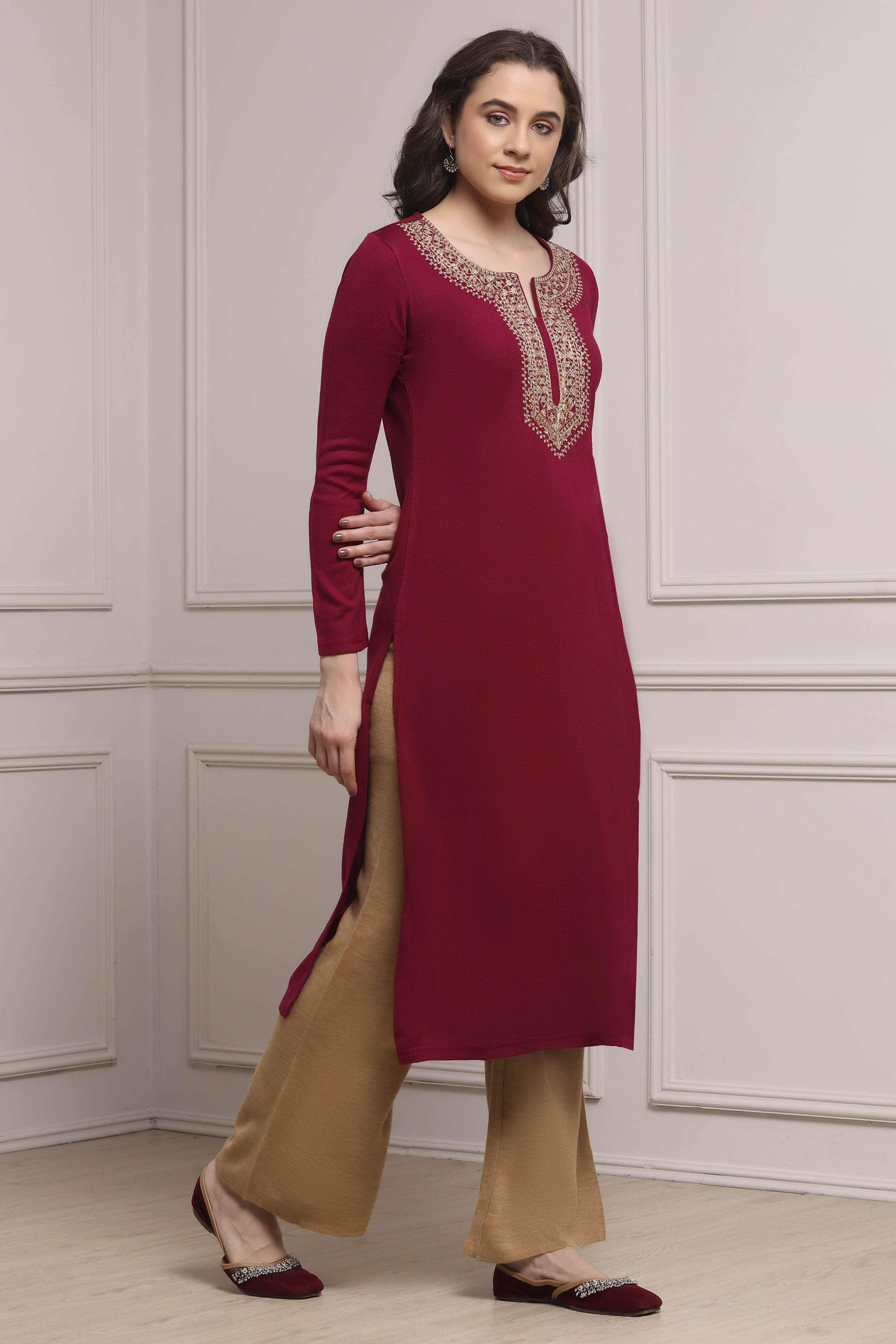 Black Acrylic Solid Straight Winter Kurta image number 4